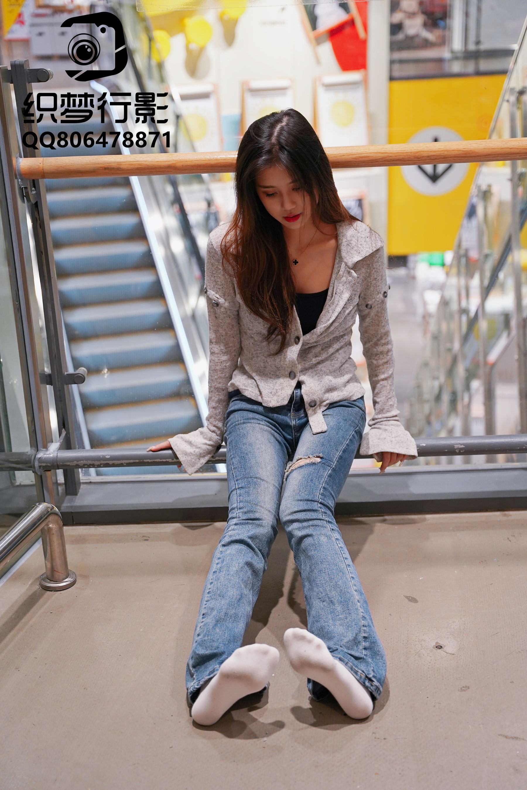 [织梦映像] 人潮拥挤-眼里温馨已通电/(325P)