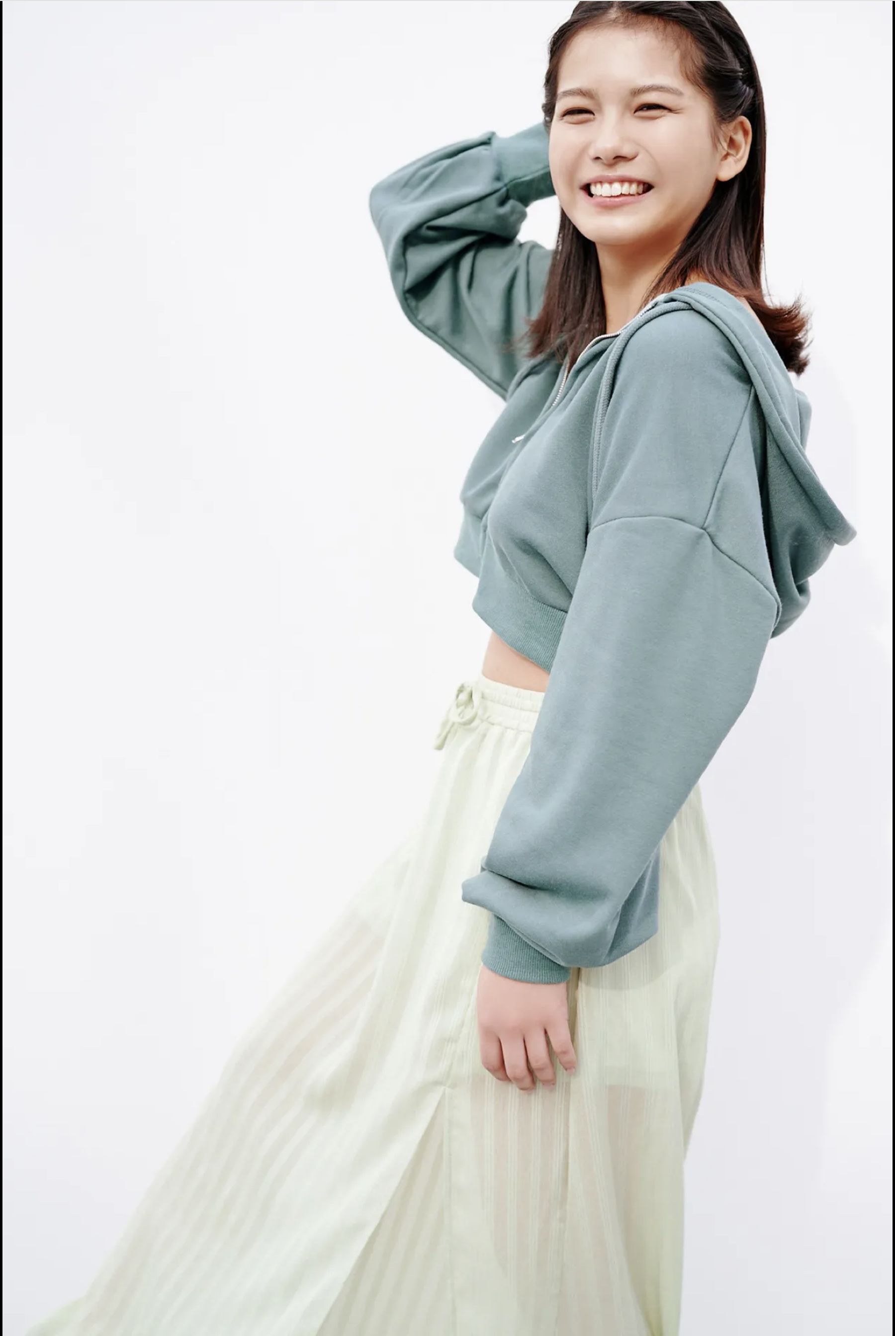 朝日ななみ - 22歳の純真ビキニ/(64P)