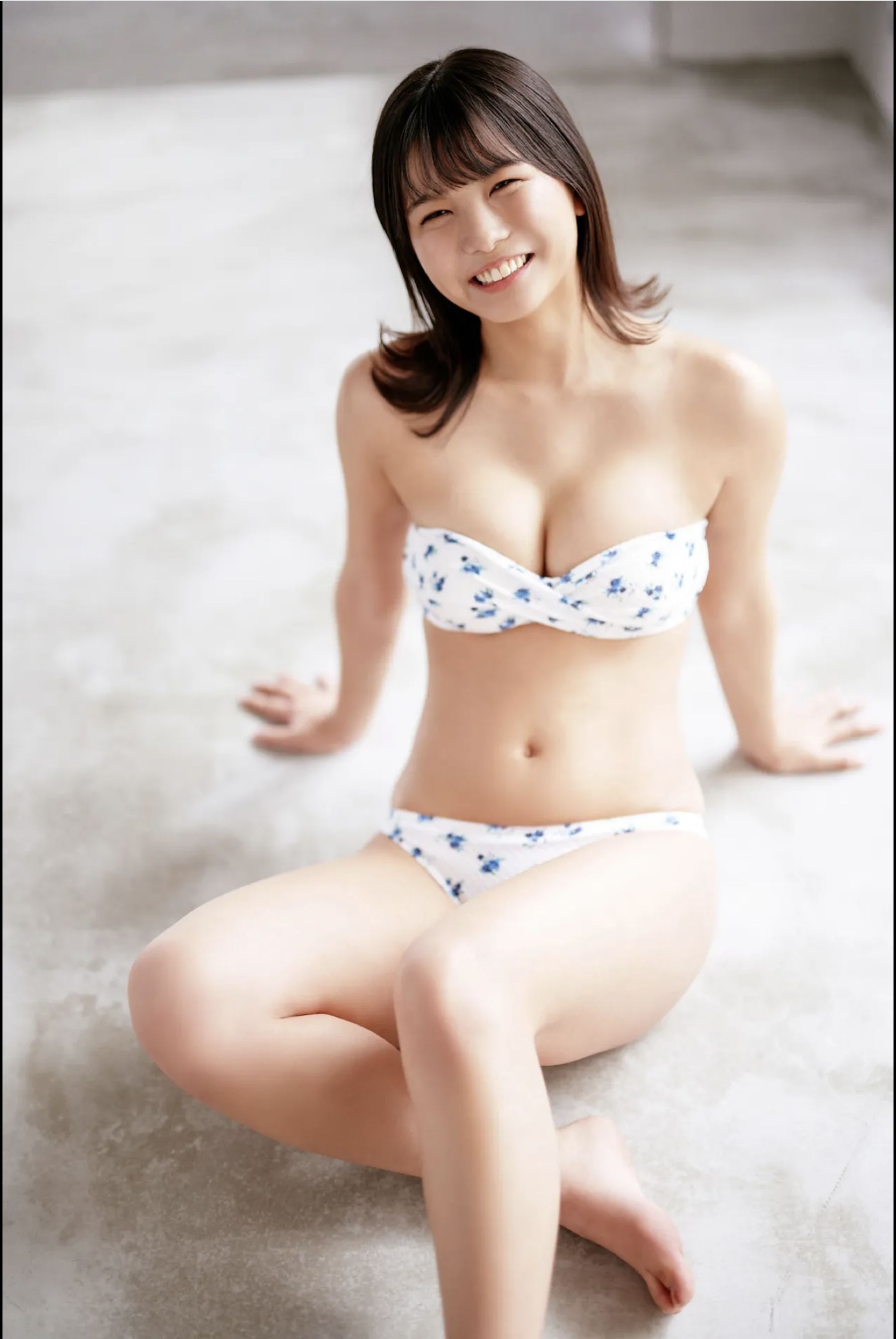 朝日ななみ - 22歳の純真ビキニ/(64P)