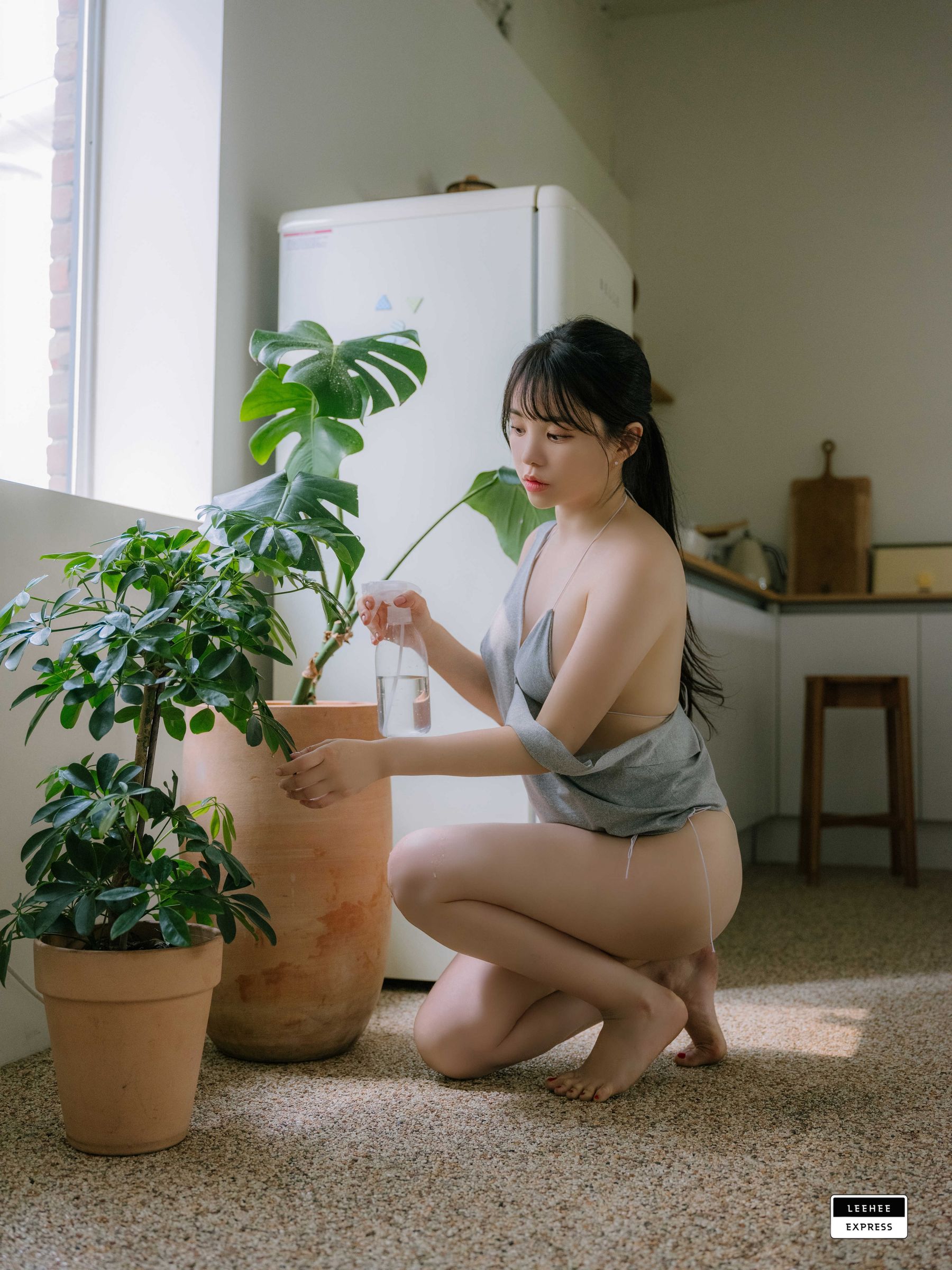 [LEEHEE EXPRESS] LEND-037 - Yuri/(65P)