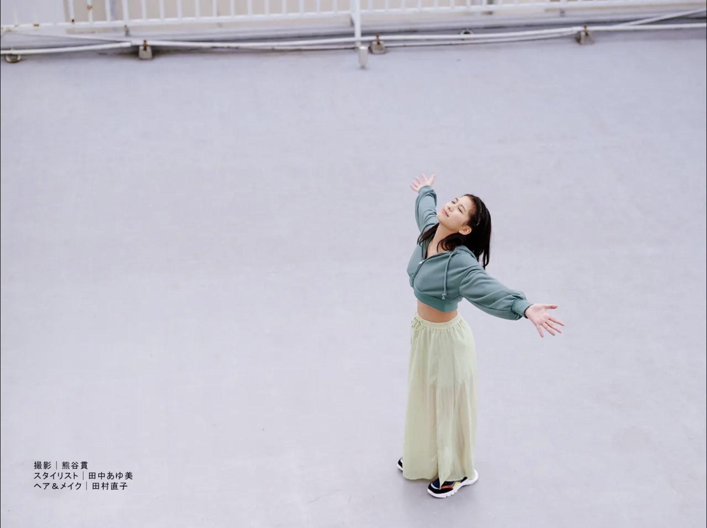 朝日ななみ - 22歳の純真ビキニ/(64P)