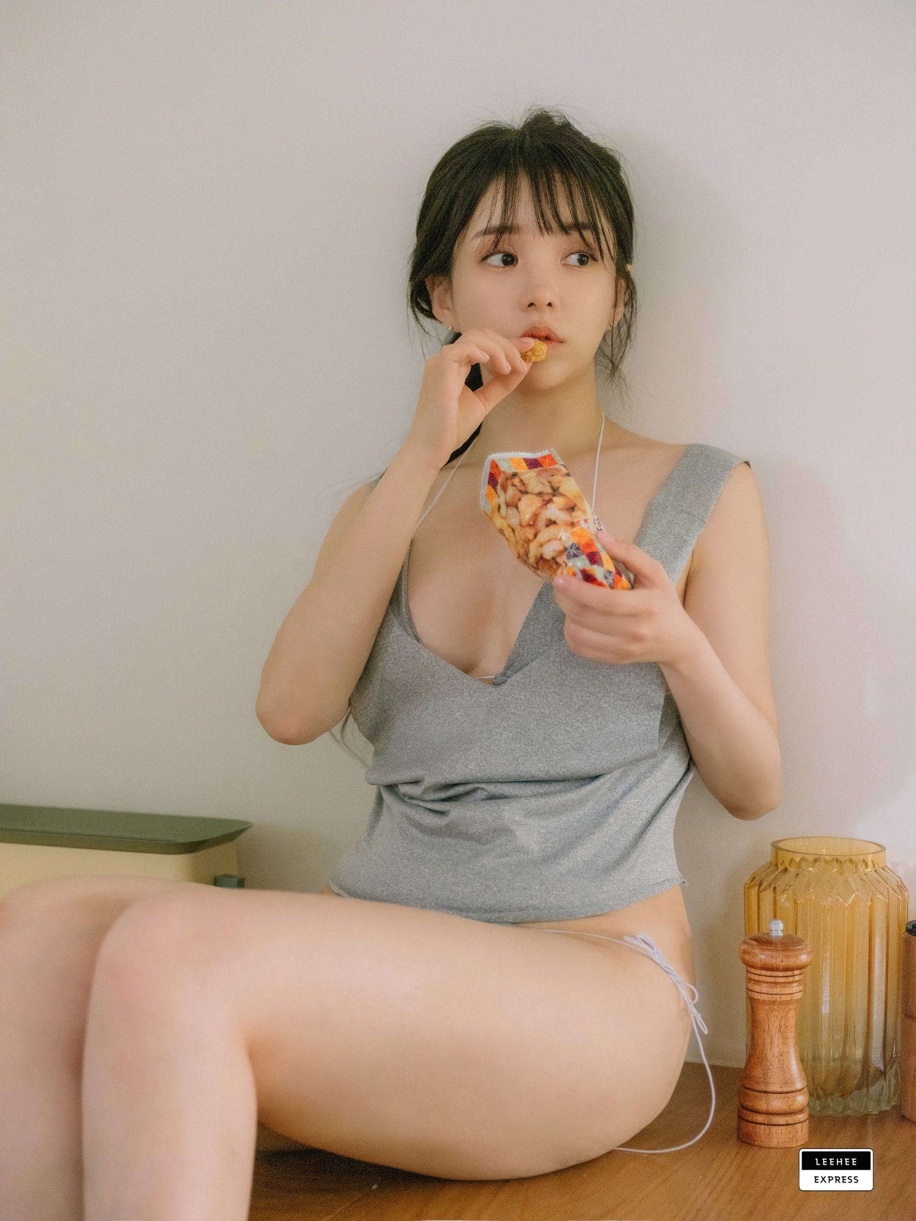 [LEEHEE EXPRESS] LEND-037 - Yuri/(65P)