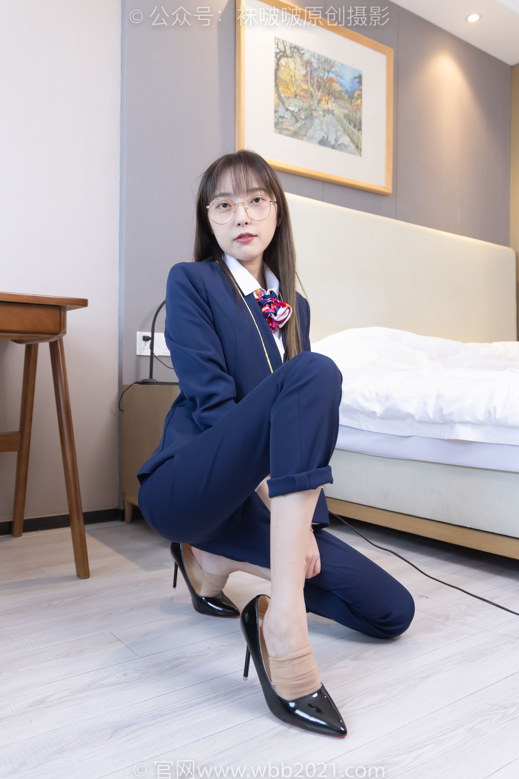 BoBoSocks袜啵啵 No.509 稚予 - 高跟鞋、短肉丝、黑色美甲、银行制服、半脱袜子/(150P)