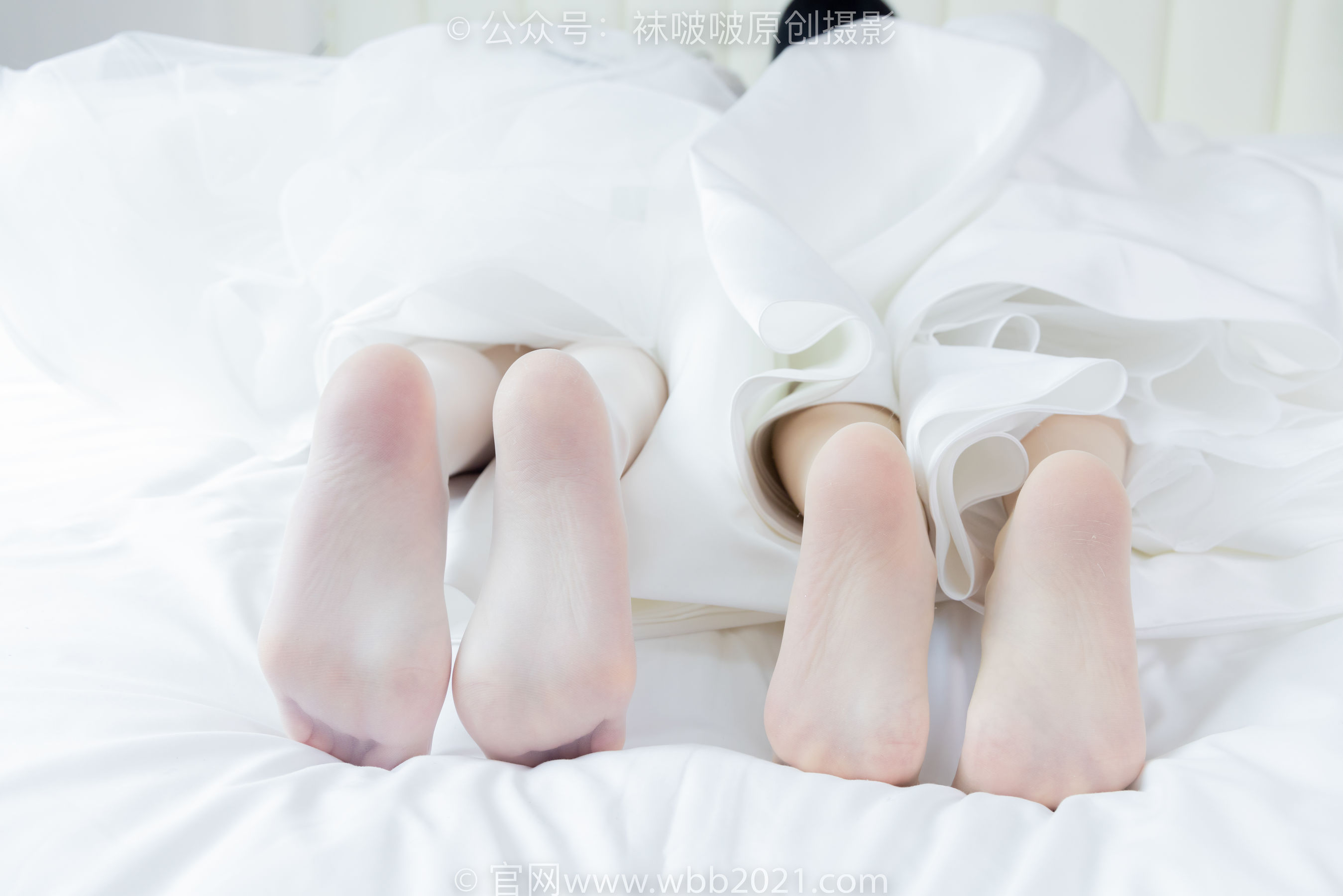 BoBoSocks袜啵啵 No.510 小甜豆&甜甜圈 - 两双高跟鞋、薄肉丝、薄白丝、婚纱主题、互相帮对方腿脚涂抹/(172P)