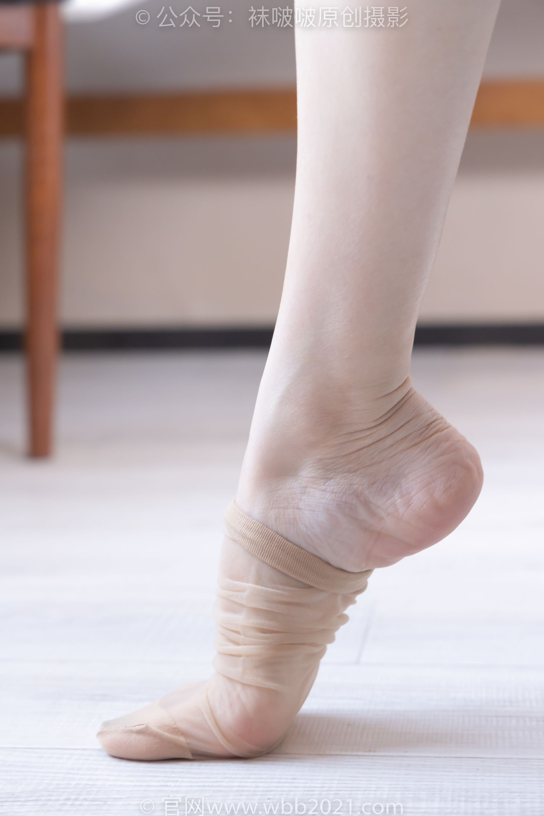 BoBoSocks袜啵啵 No.509 稚予 - 高跟鞋、短肉丝、黑色美甲、银行制服、半脱袜子/(150P)