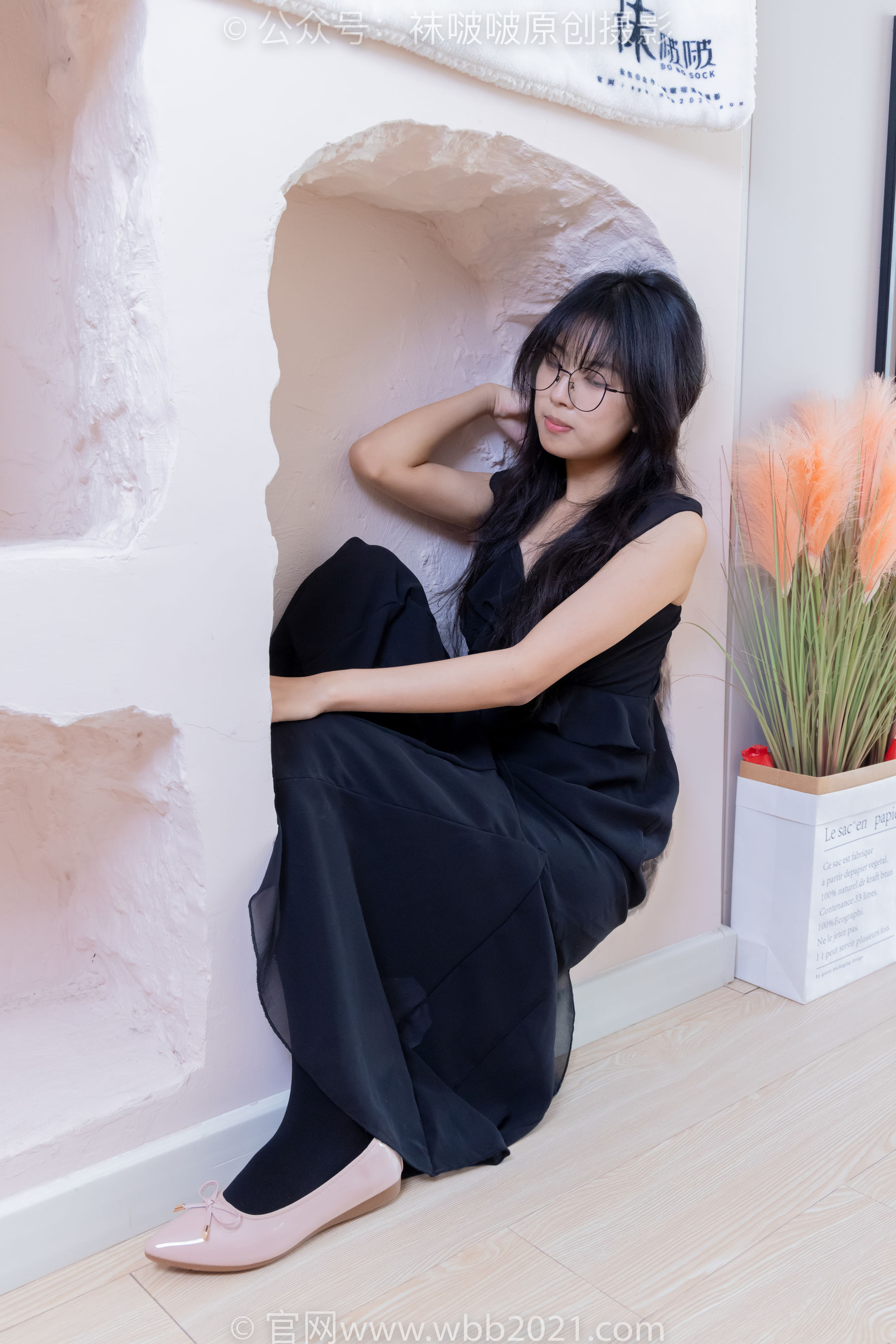 BoBoSocks袜啵啵 No.511 奶油 - 平底鞋、厚黑丝、做瑜伽动作时老头乐挠脚剧情/(140P)