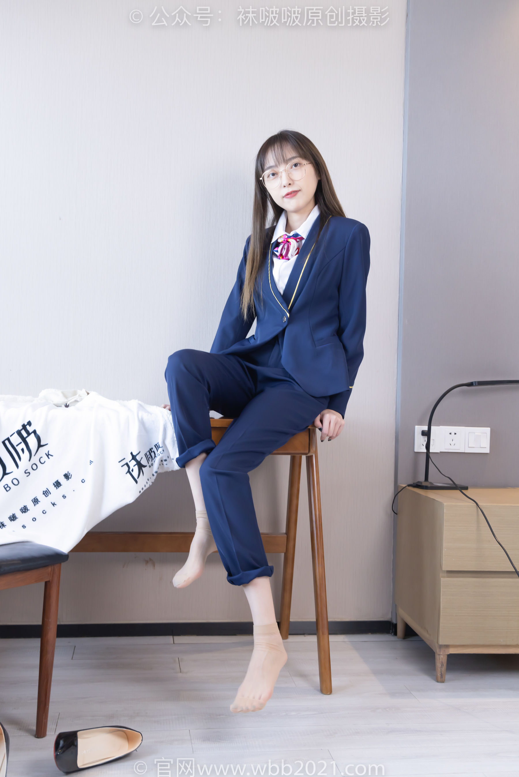 BoBoSocks袜啵啵 No.509 稚予 - 高跟鞋、短肉丝、黑色美甲、银行制服、半脱袜子/(150P)