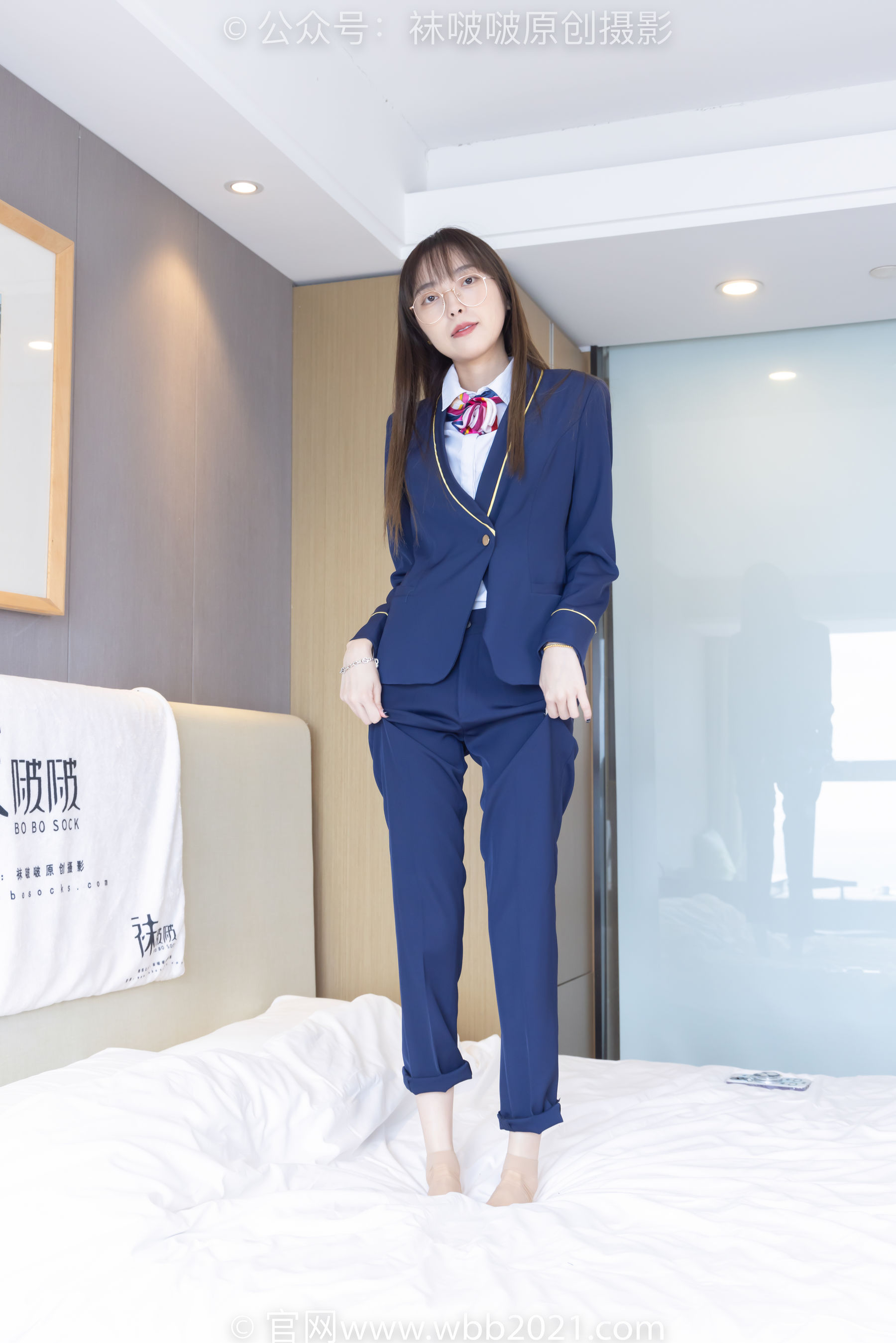 BoBoSocks袜啵啵 No.509 稚予 - 高跟鞋、短肉丝、黑色美甲、银行制服、半脱袜子/(150P)