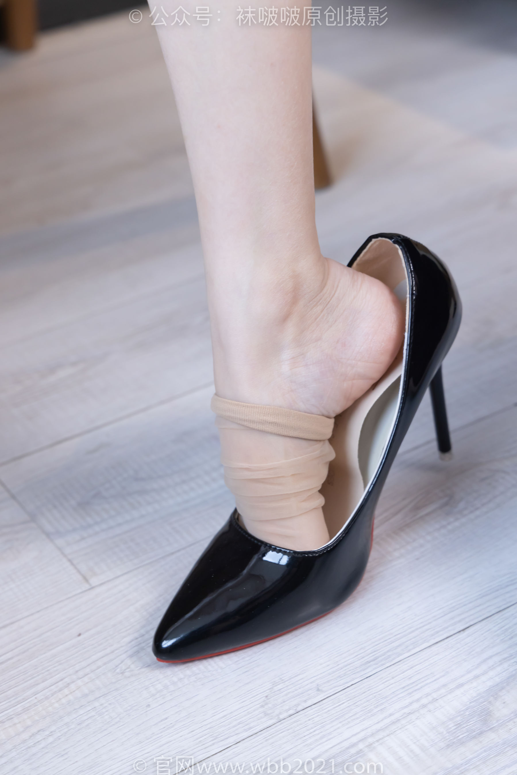 BoBoSocks袜啵啵 No.509 稚予 - 高跟鞋、短肉丝、黑色美甲、银行制服、半脱袜子/(150P)