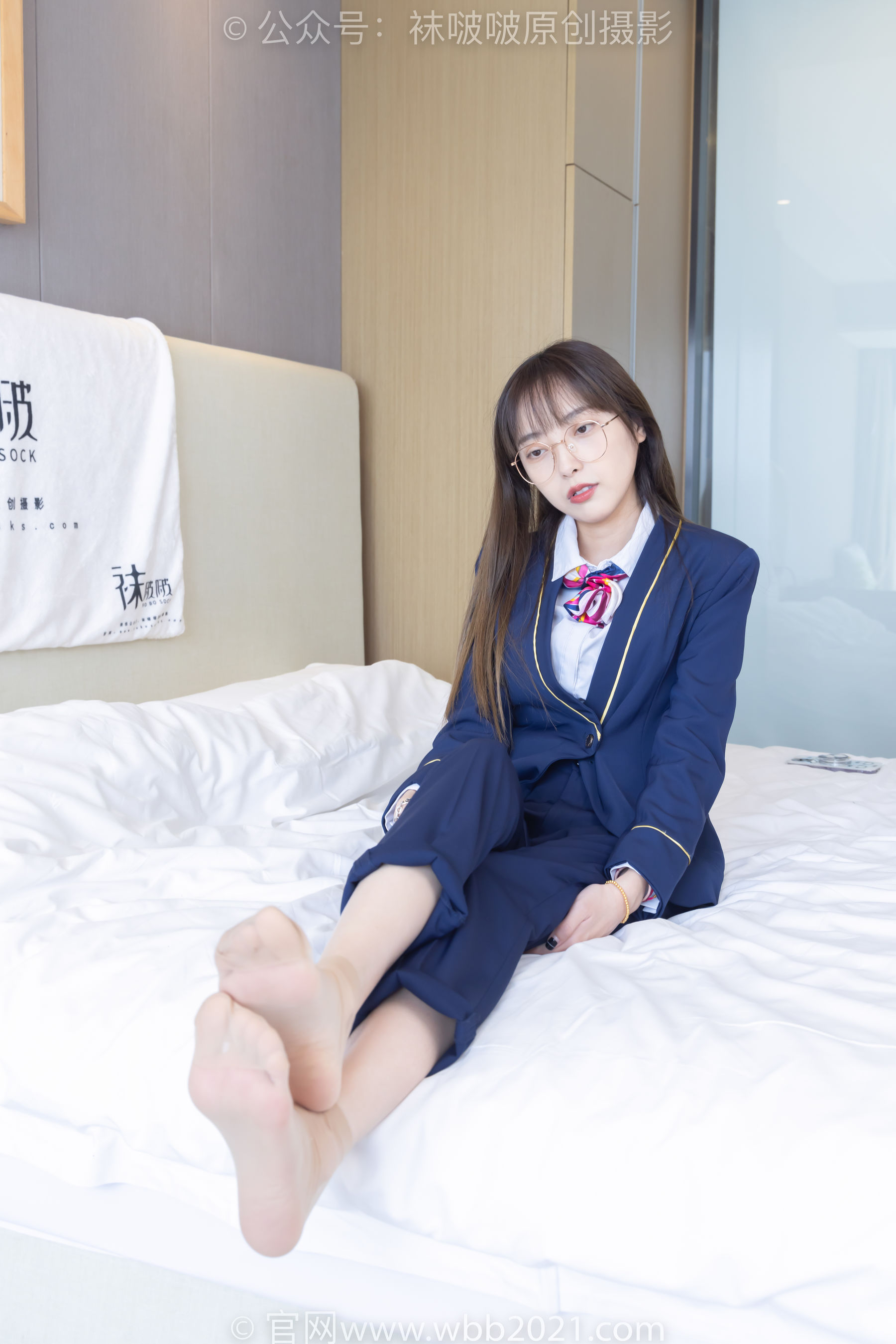 BoBoSocks袜啵啵 No.509 稚予 - 高跟鞋、短肉丝、黑色美甲、银行制服、半脱袜子/(150P)