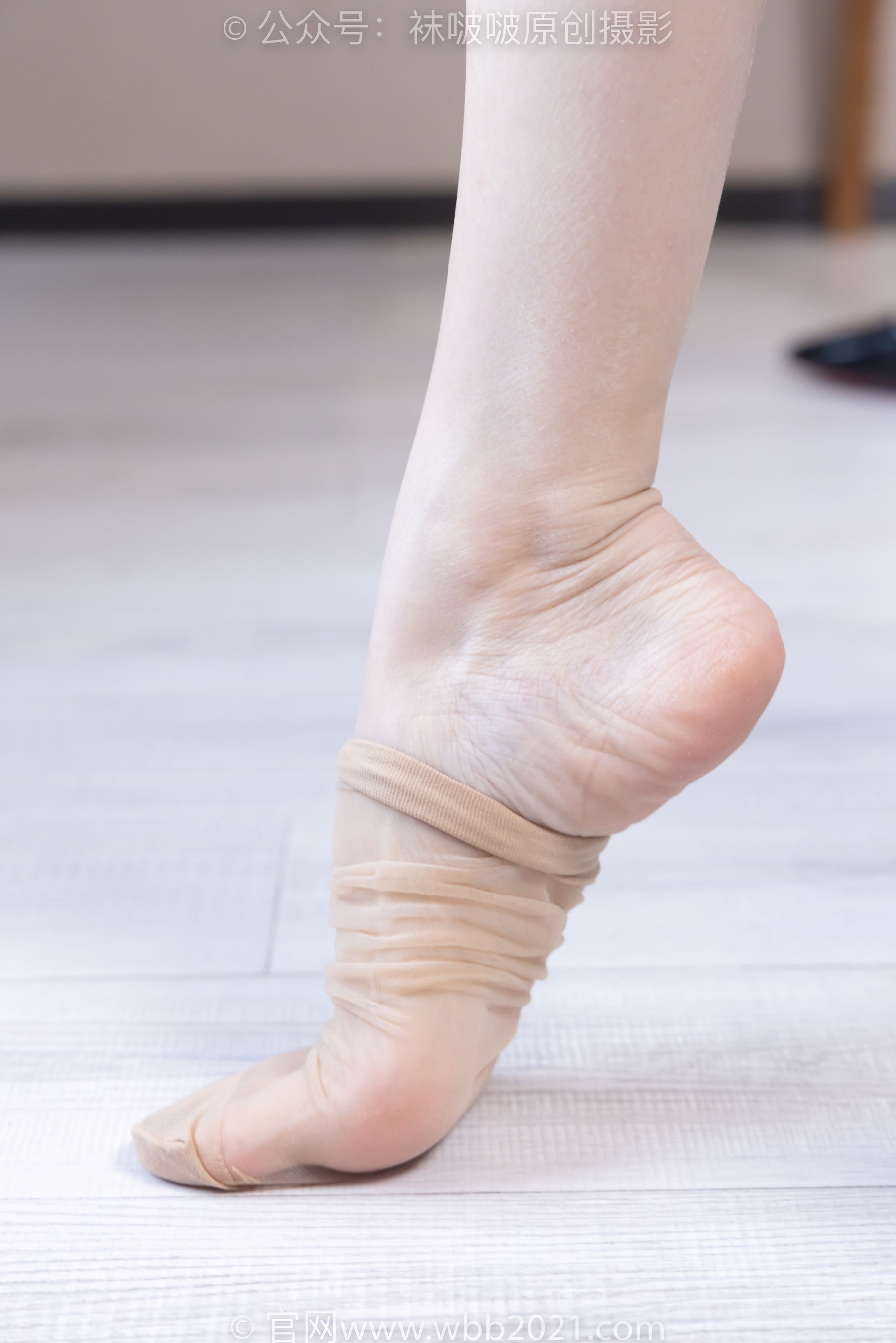 BoBoSocks袜啵啵 No.509 稚予 - 高跟鞋、短肉丝、黑色美甲、银行制服、半脱袜子/(150P)