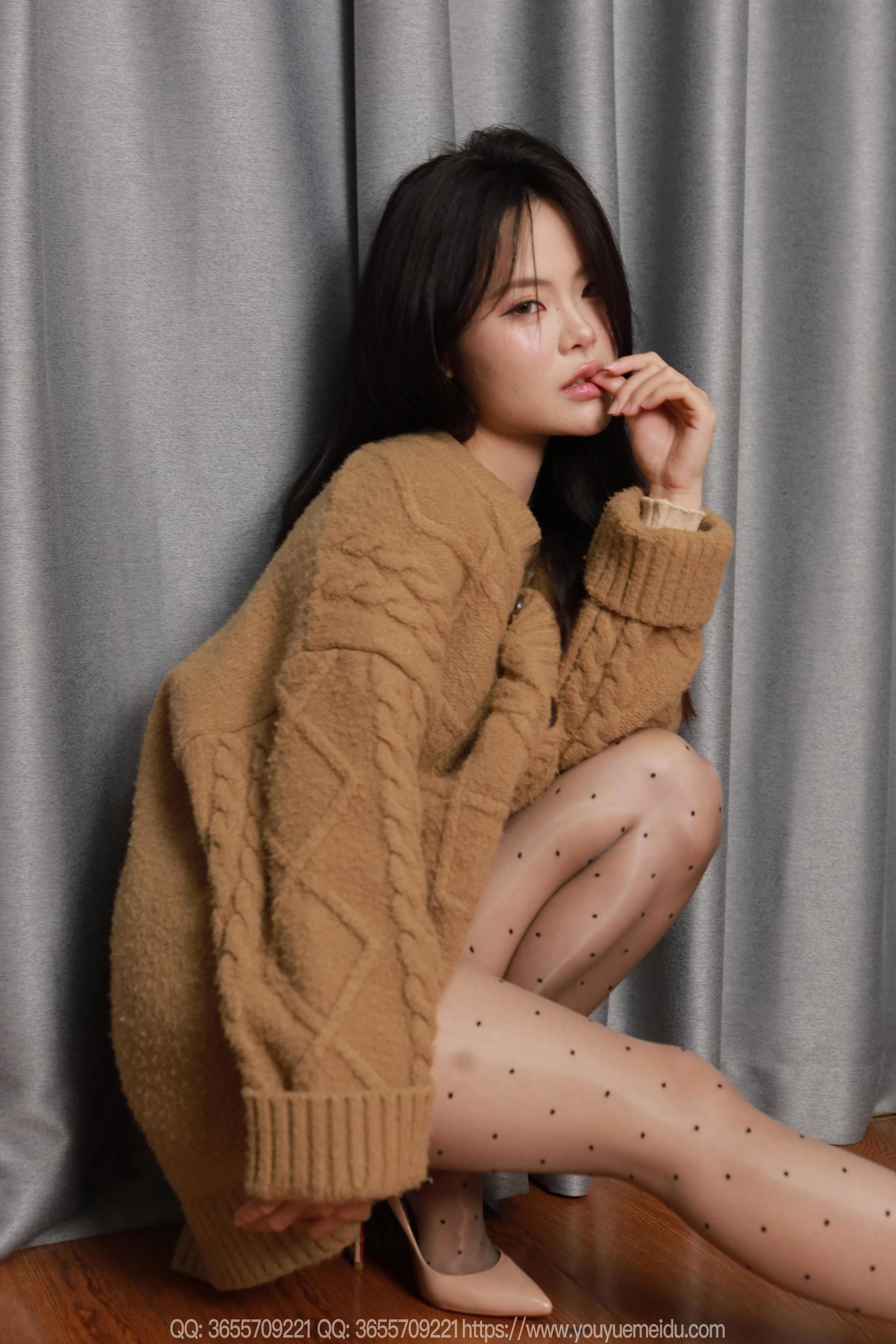 IESS异思趣向 - 模特： 兔兔 《吊带波点》/(91P)