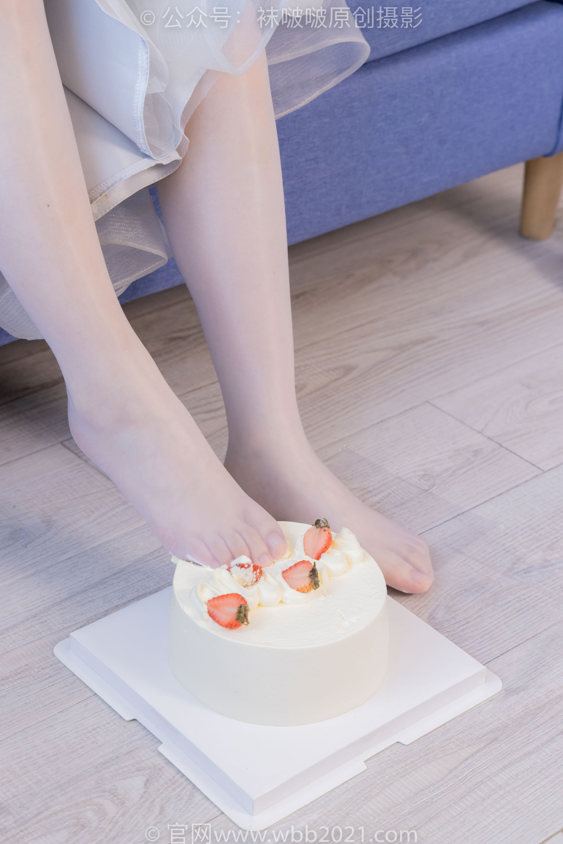 BoBoSocks袜啵啵 No.512 甜甜圈 - 高跟鞋、油亮薄白丝、袜踩奶油蛋糕剧情/(143P)