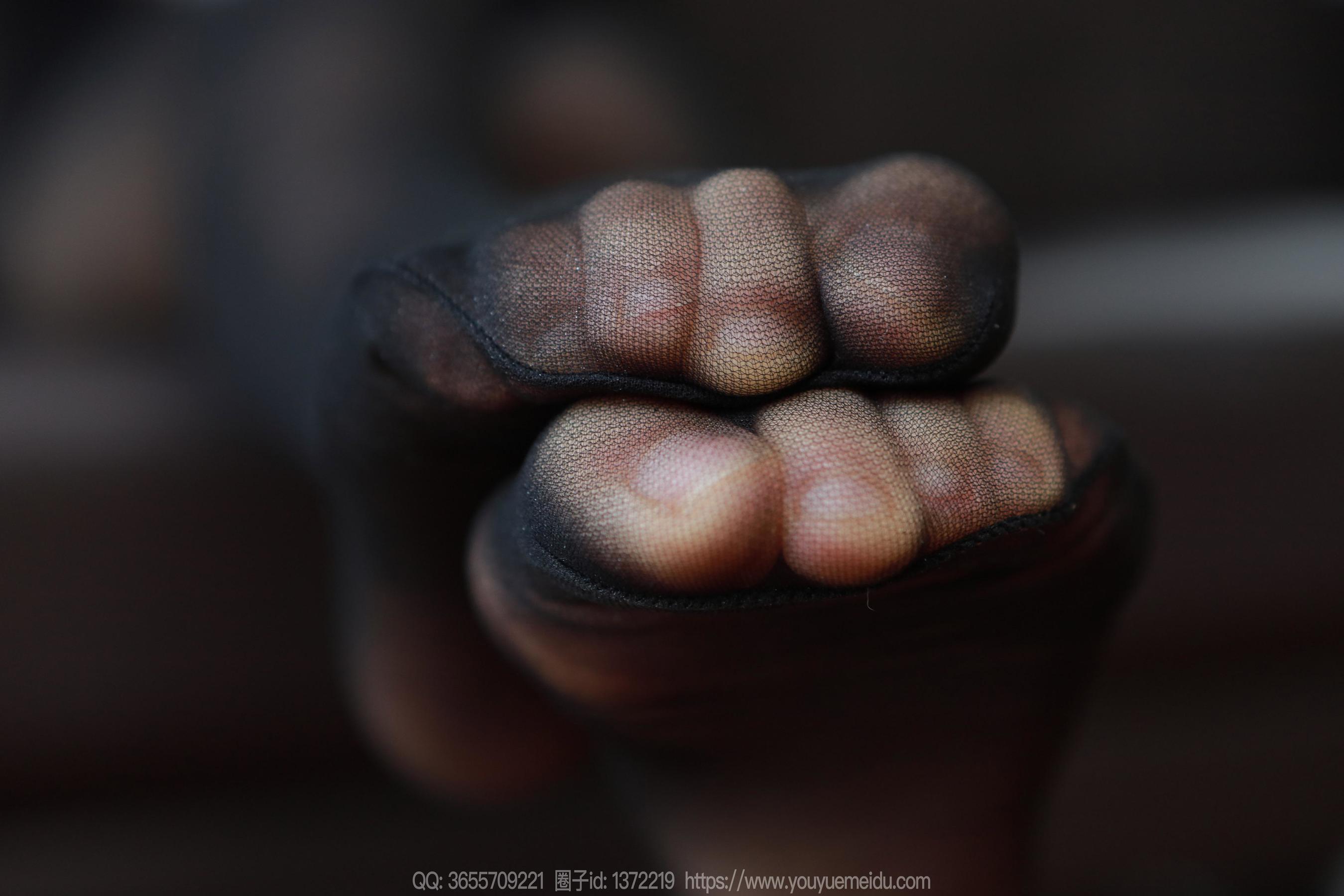 IESS异思趣向 - 模特： 兔兔 《可爱脚丫》/(80P)