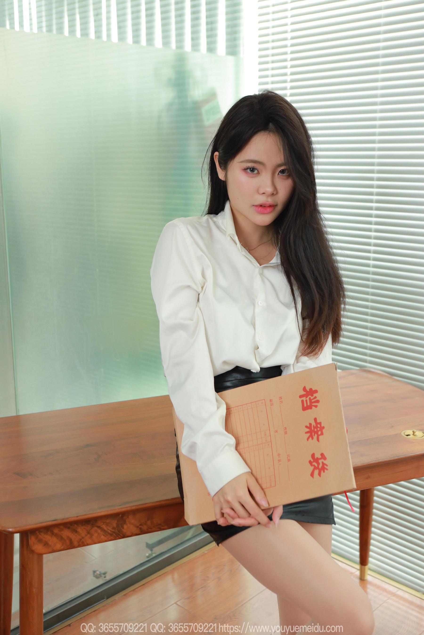 IESS异思趣向 - 模特： 兔兔 《白色OL（上）》/(81P)
