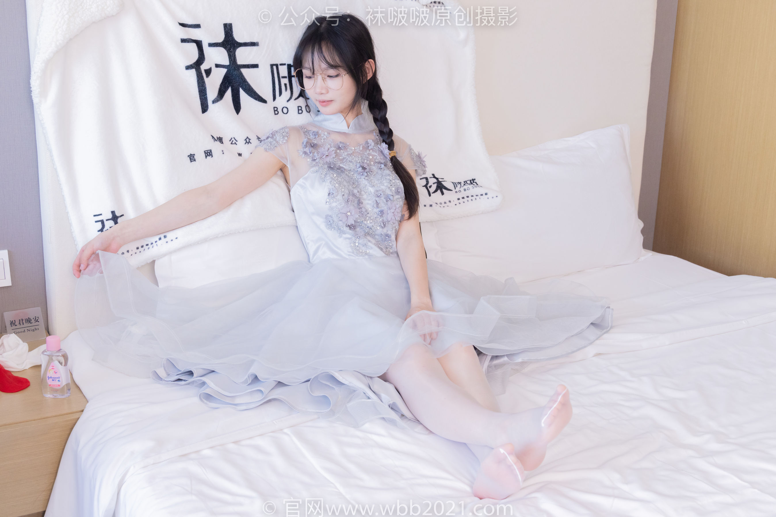 BoBoSocks袜啵啵 No.512 甜甜圈 - 高跟鞋、油亮薄白丝、袜踩奶油蛋糕剧情/(143P)