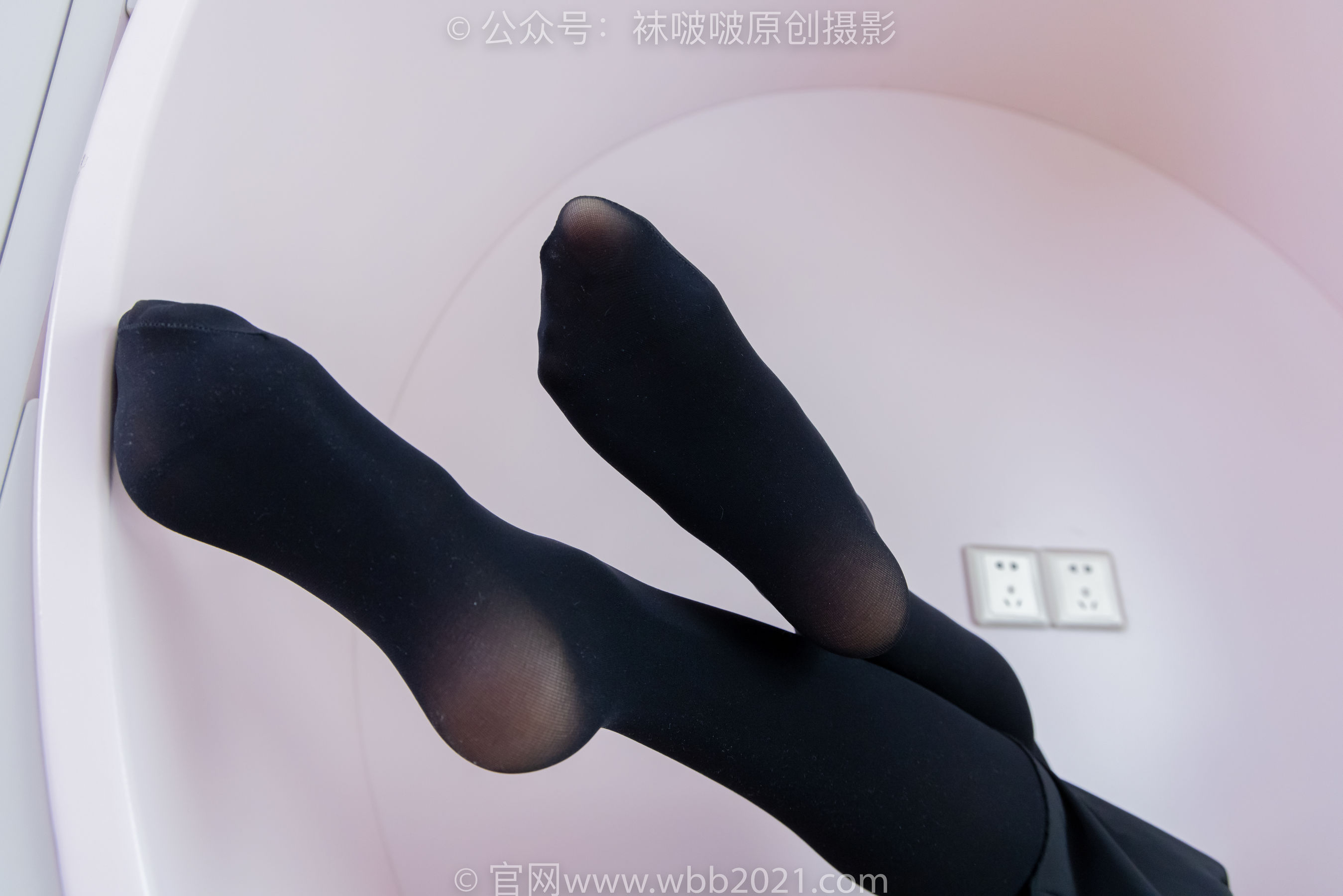 BoBoSocks袜啵啵 No.511 奶油 - 平底鞋、厚黑丝、做瑜伽动作时老头乐挠脚剧情/(140P)