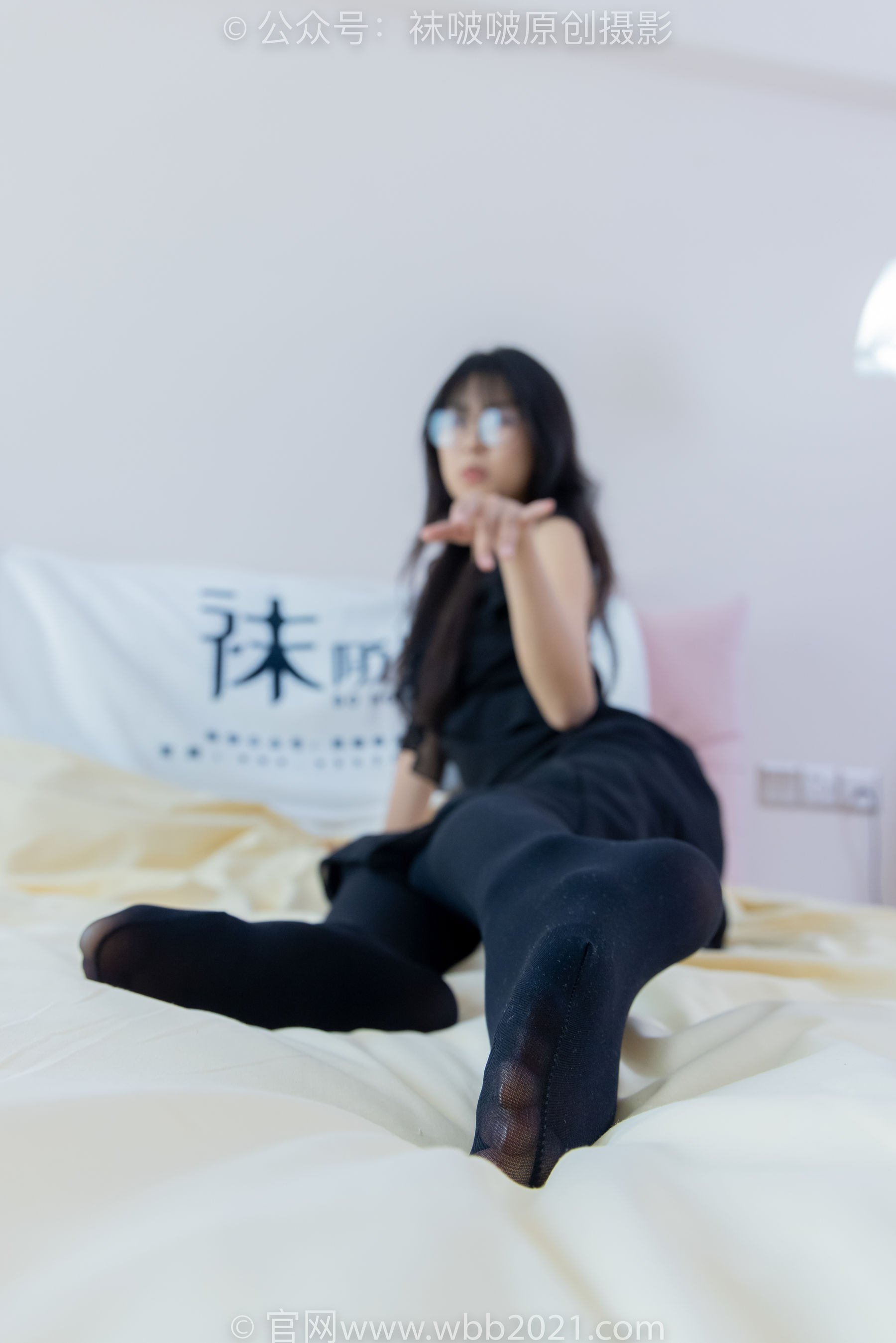 BoBoSocks袜啵啵 No.511 奶油 - 平底鞋、厚黑丝、做瑜伽动作时老头乐挠脚剧情/(140P)