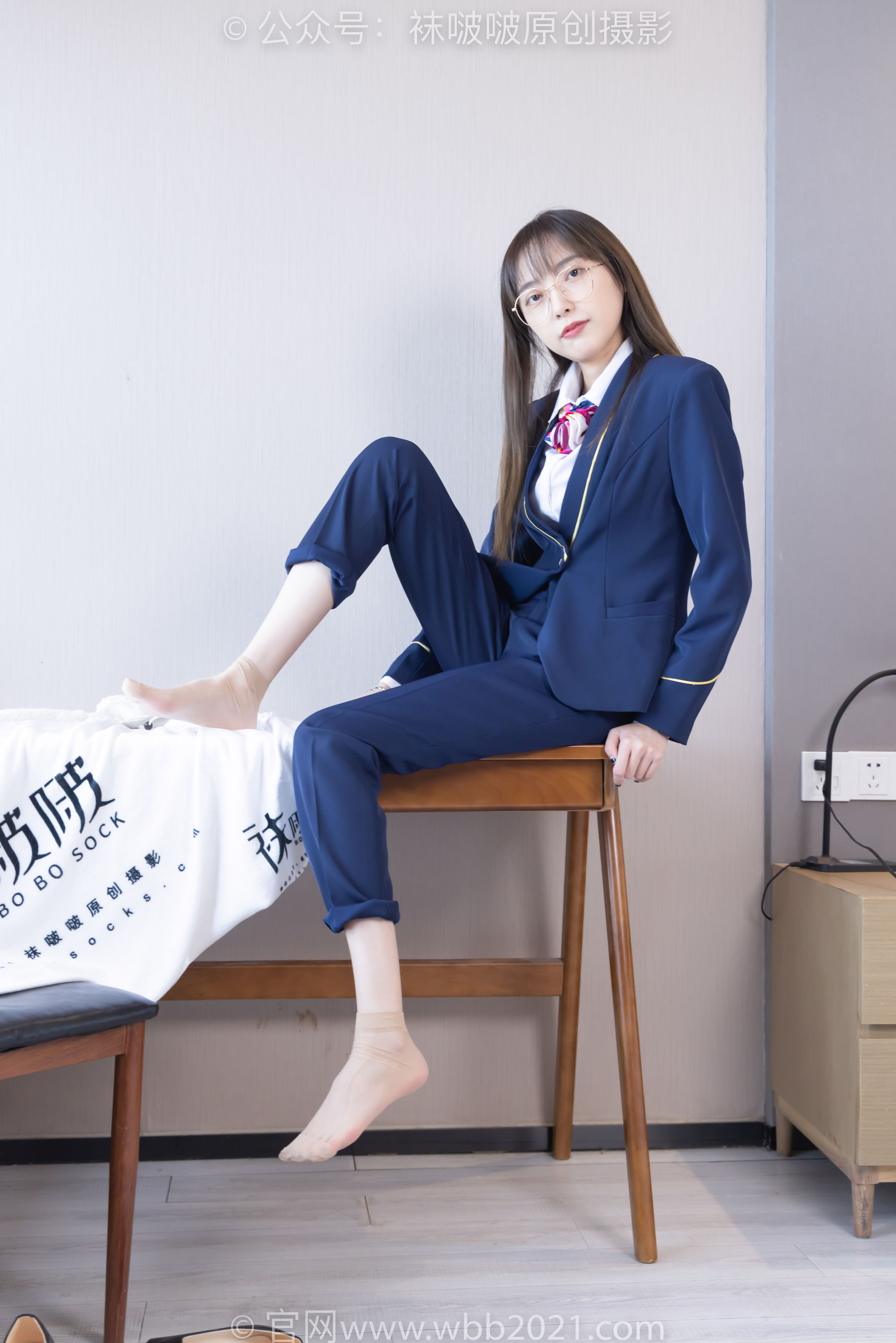 BoBoSocks袜啵啵 No.509 稚予 - 高跟鞋、短肉丝、黑色美甲、银行制服、半脱袜子/(150P)