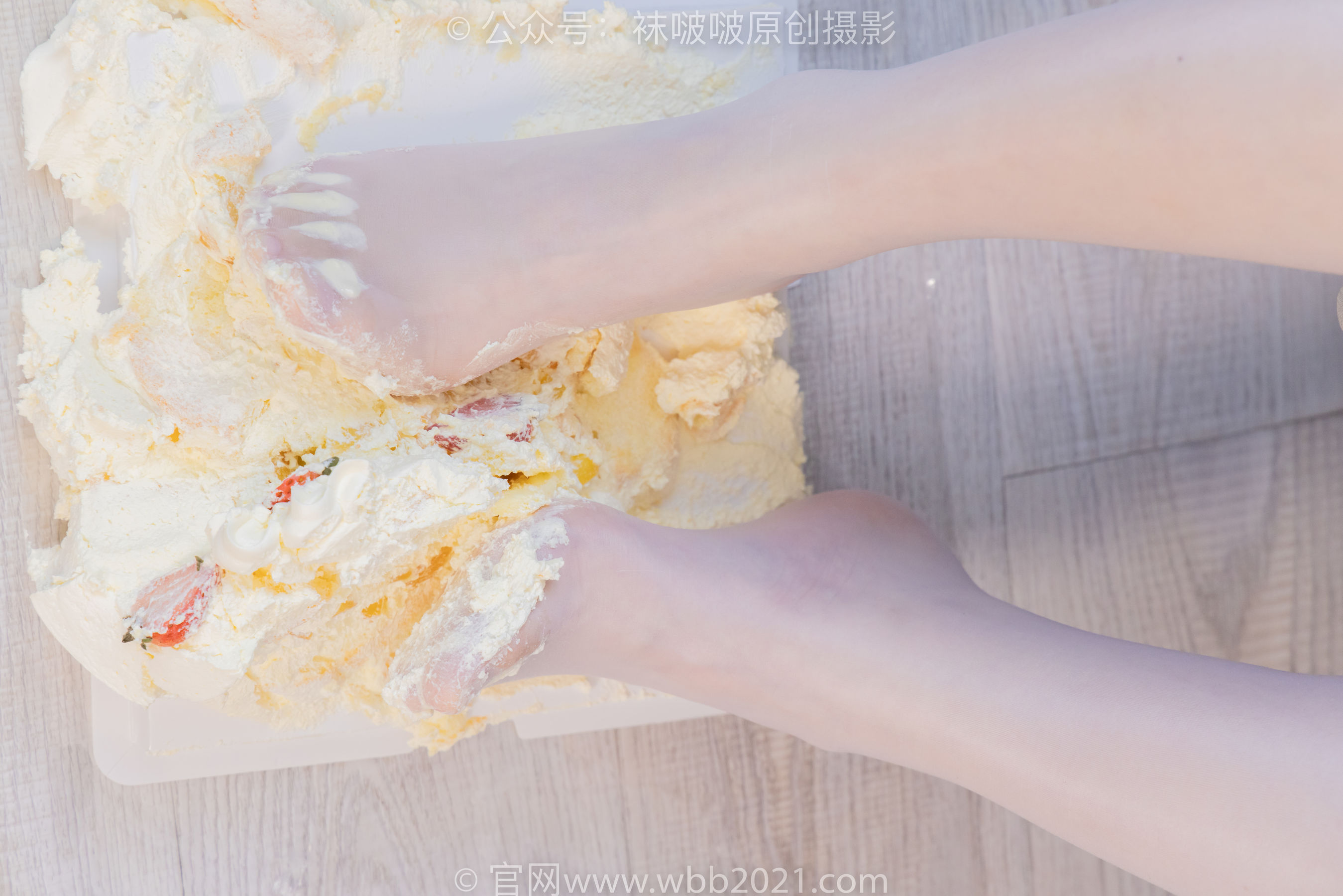 BoBoSocks袜啵啵 No.512 甜甜圈 - 高跟鞋、油亮薄白丝、袜踩奶油蛋糕剧情/(143P)