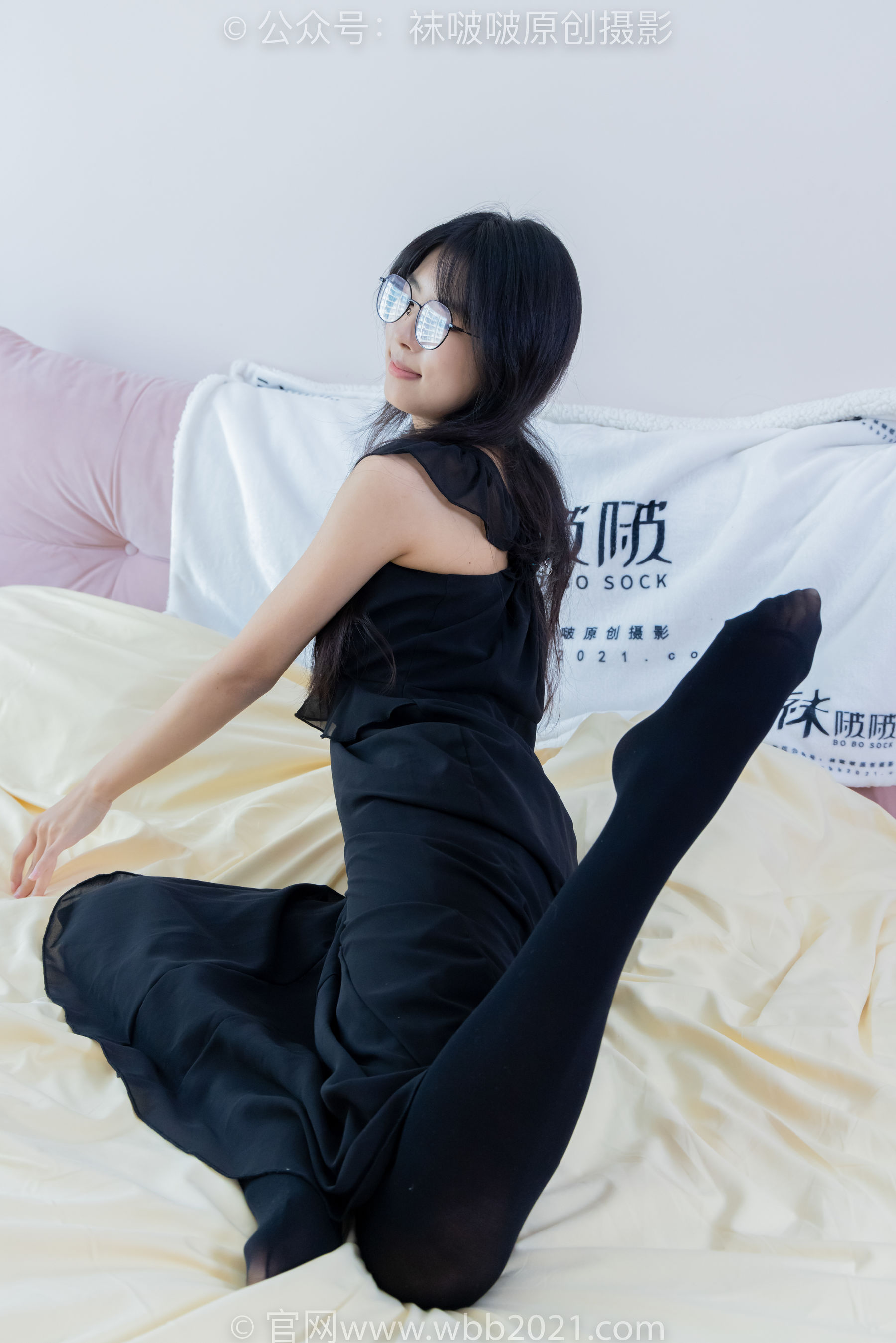 BoBoSocks袜啵啵 No.511 奶油 - 平底鞋、厚黑丝、做瑜伽动作时老头乐挠脚剧情/(140P)