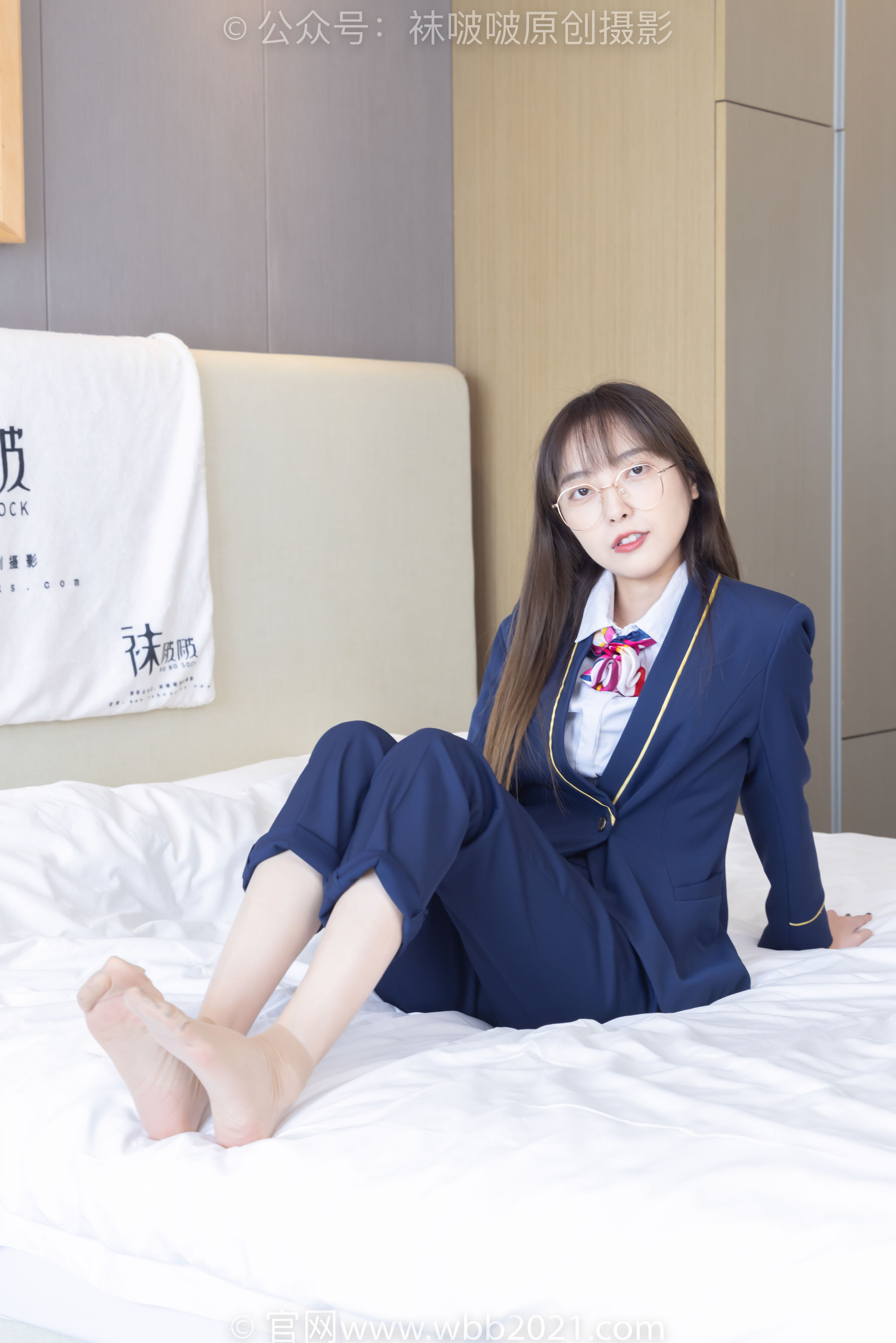 BoBoSocks袜啵啵 No.509 稚予 - 高跟鞋、短肉丝、黑色美甲、银行制服、半脱袜子/(150P)