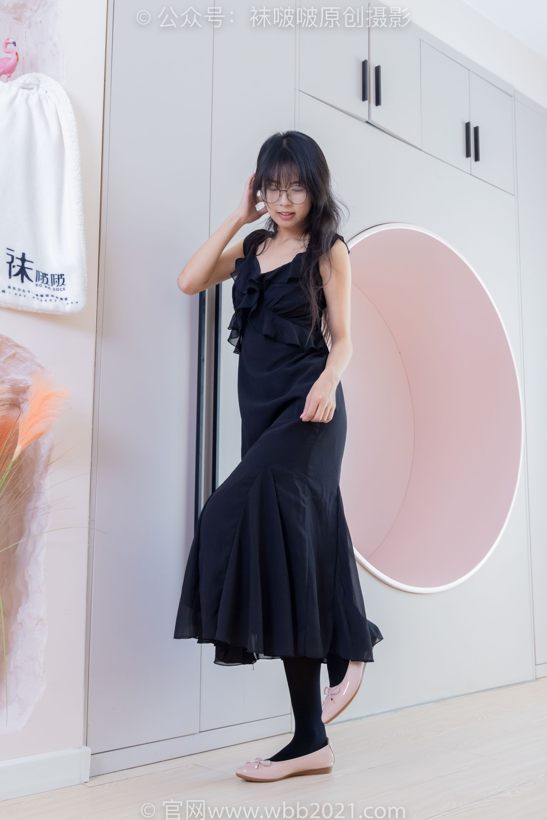 BoBoSocks袜啵啵 No.511 奶油 - 平底鞋、厚黑丝、做瑜伽动作时老头乐挠脚剧情/(140P)