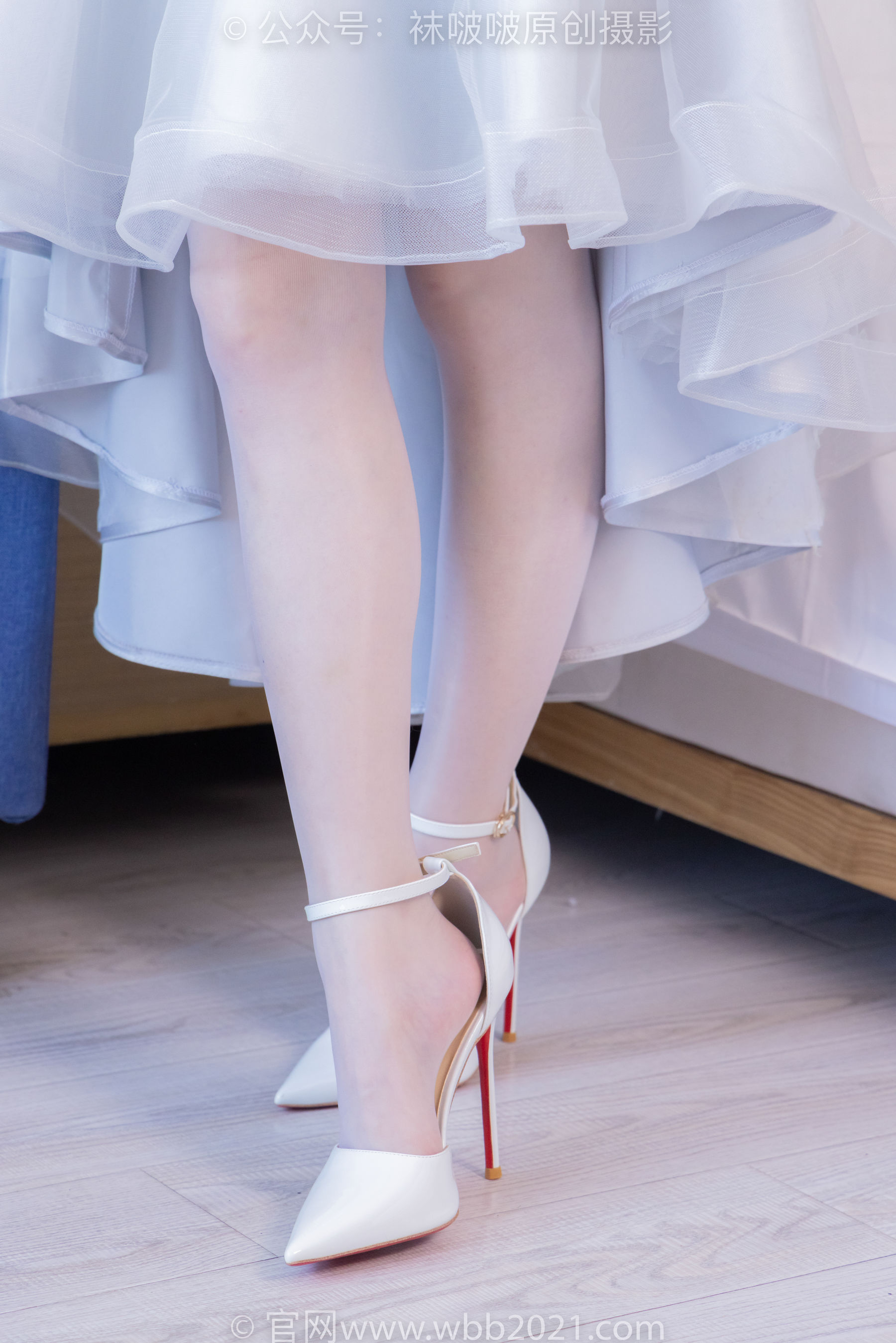 BoBoSocks袜啵啵 No.512 甜甜圈 - 高跟鞋、油亮薄白丝、袜踩奶油蛋糕剧情/(143P)