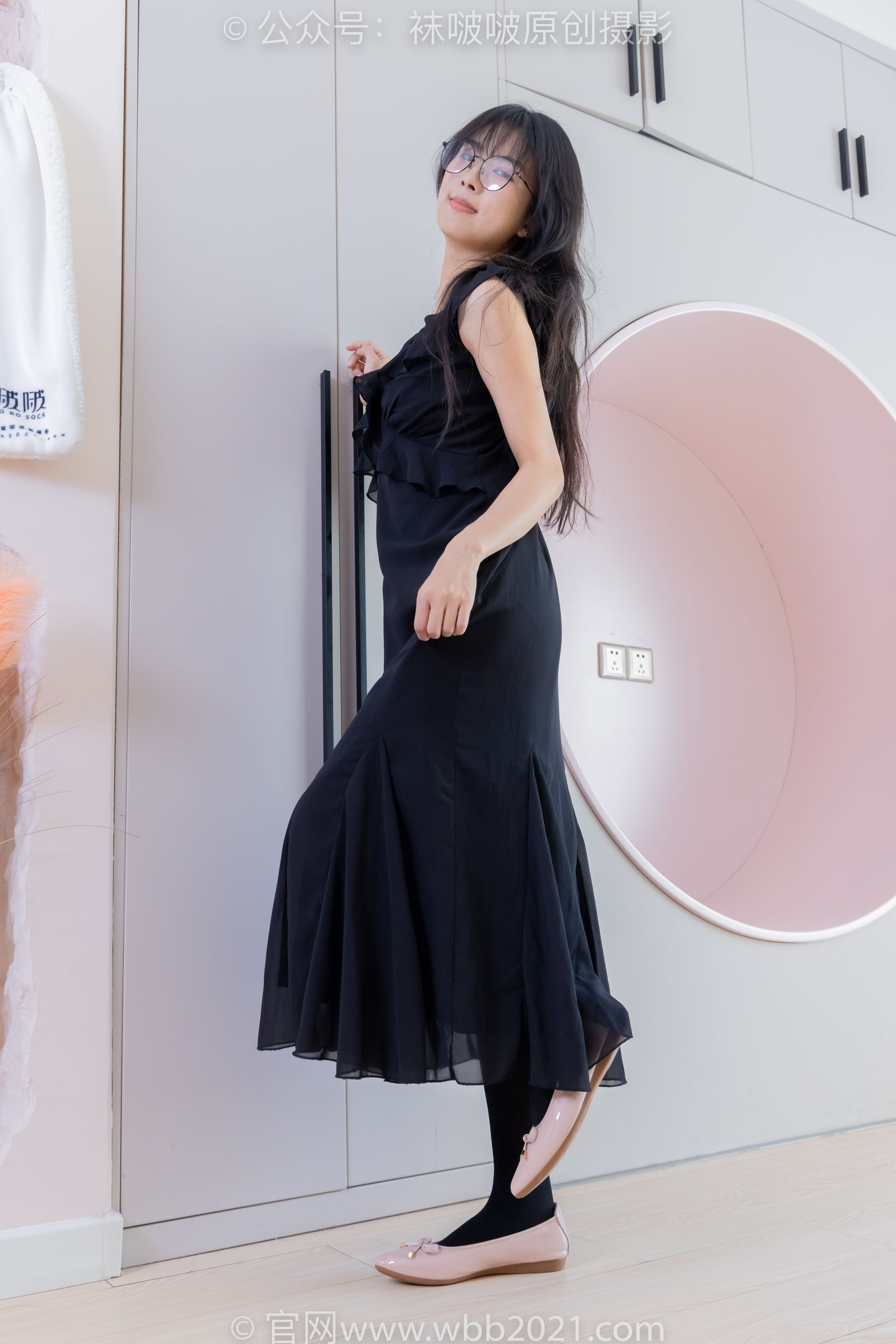 BoBoSocks袜啵啵 No.511 奶油 - 平底鞋、厚黑丝、做瑜伽动作时老头乐挠脚剧情/(140P)