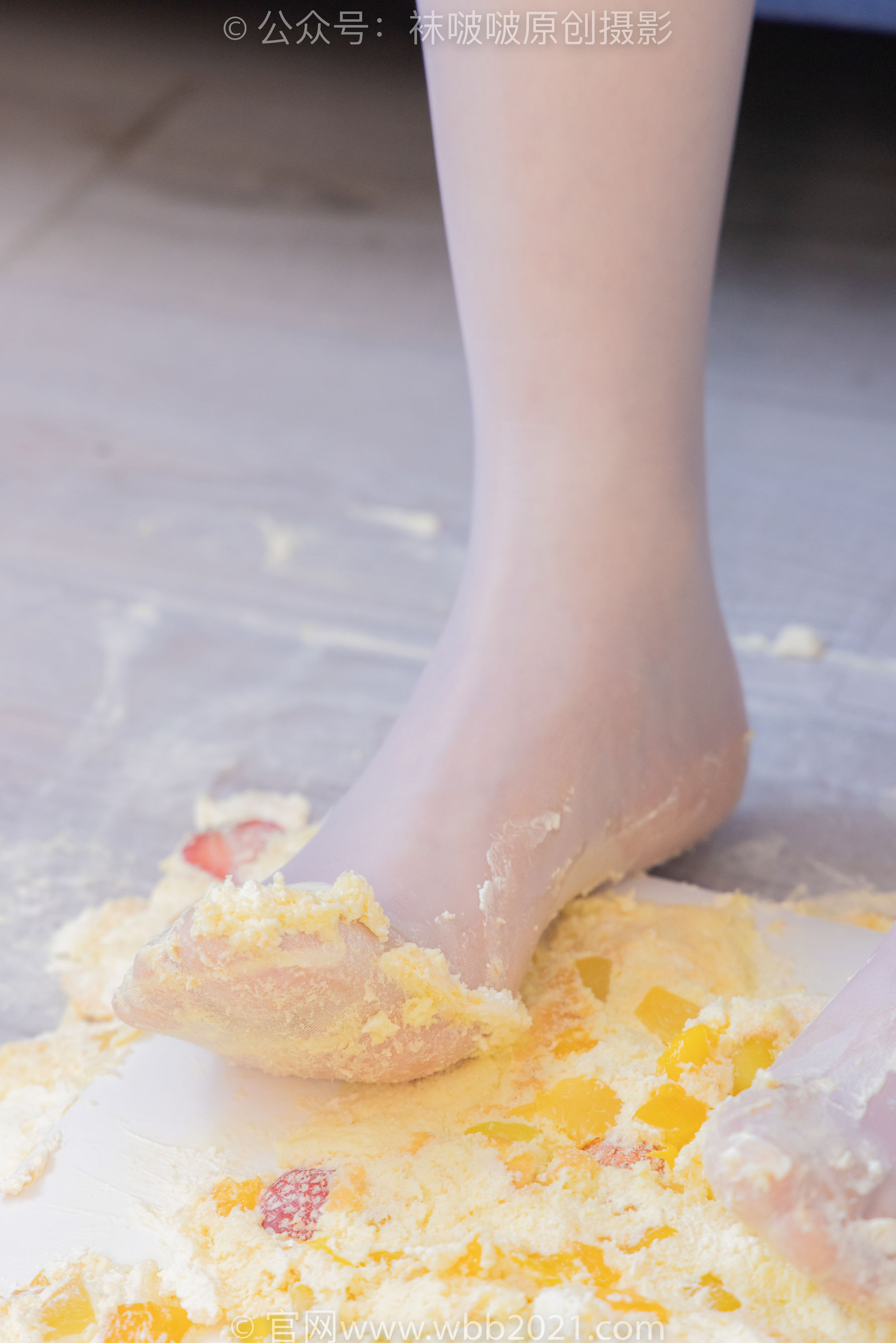 BoBoSocks袜啵啵 No.512 甜甜圈 - 高跟鞋、油亮薄白丝、袜踩奶油蛋糕剧情/(143P)