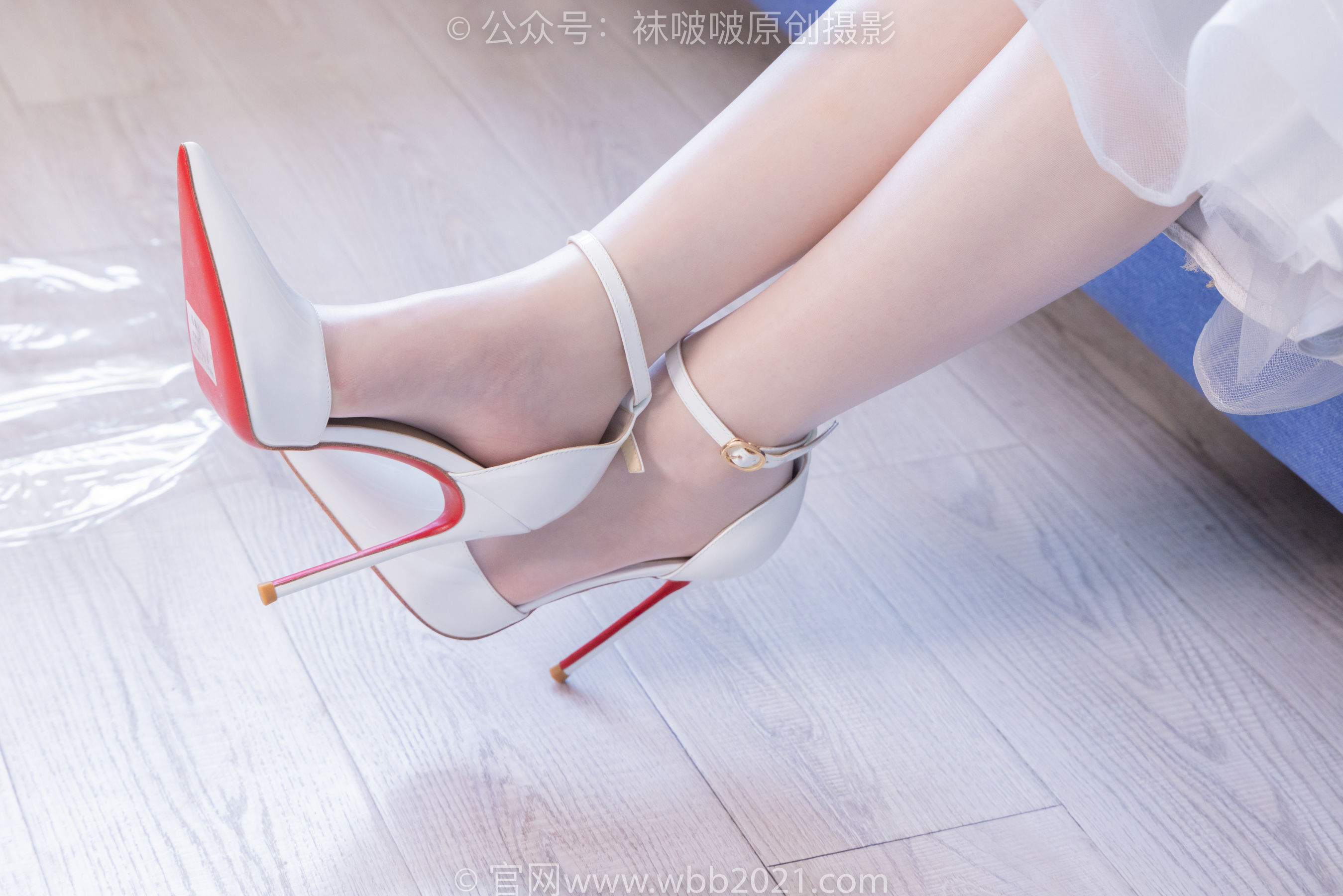 BoBoSocks袜啵啵 No.512 甜甜圈 - 高跟鞋、油亮薄白丝、袜踩奶油蛋糕剧情/(143P)