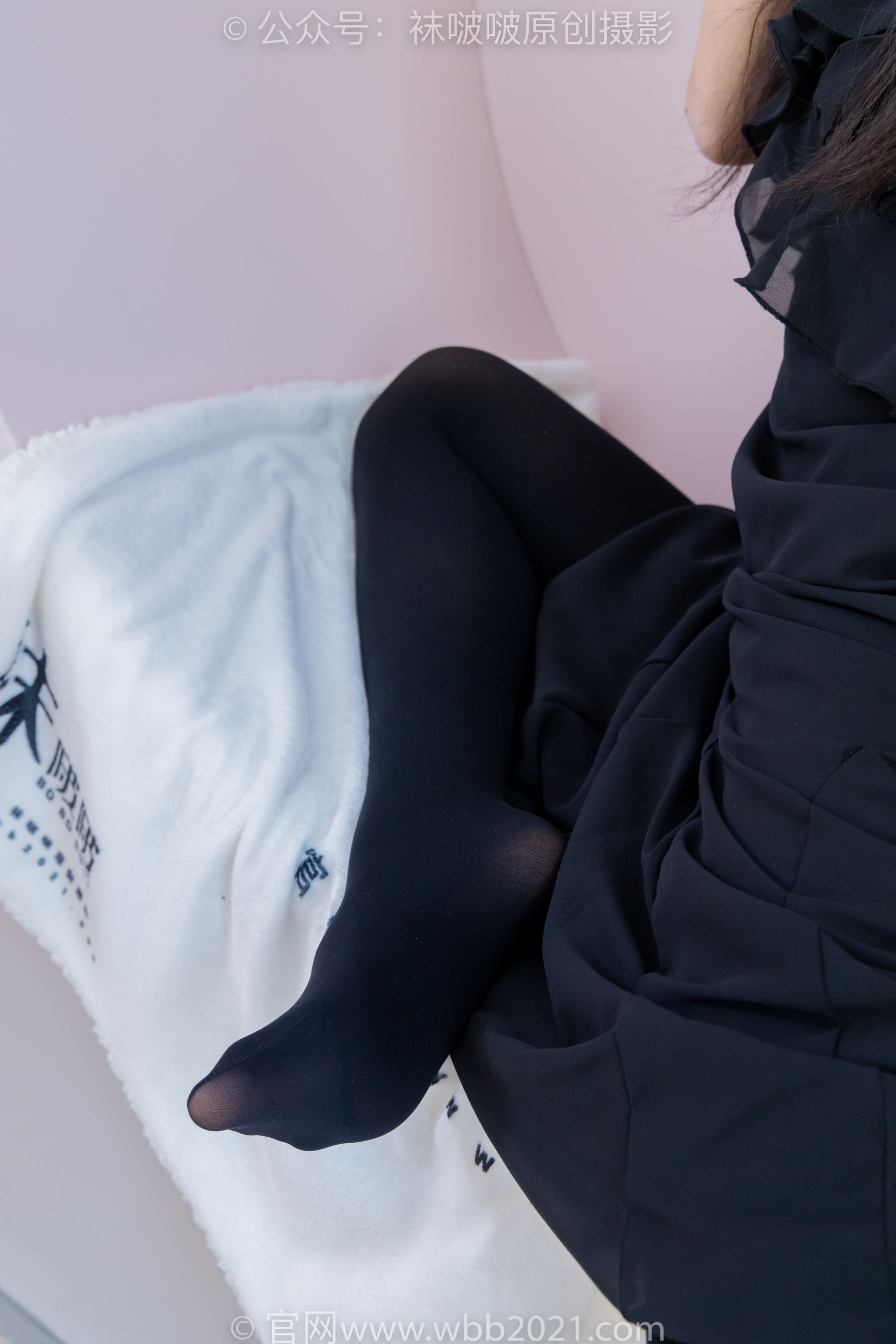 BoBoSocks袜啵啵 No.511 奶油 - 平底鞋、厚黑丝、做瑜伽动作时老头乐挠脚剧情/(140P)