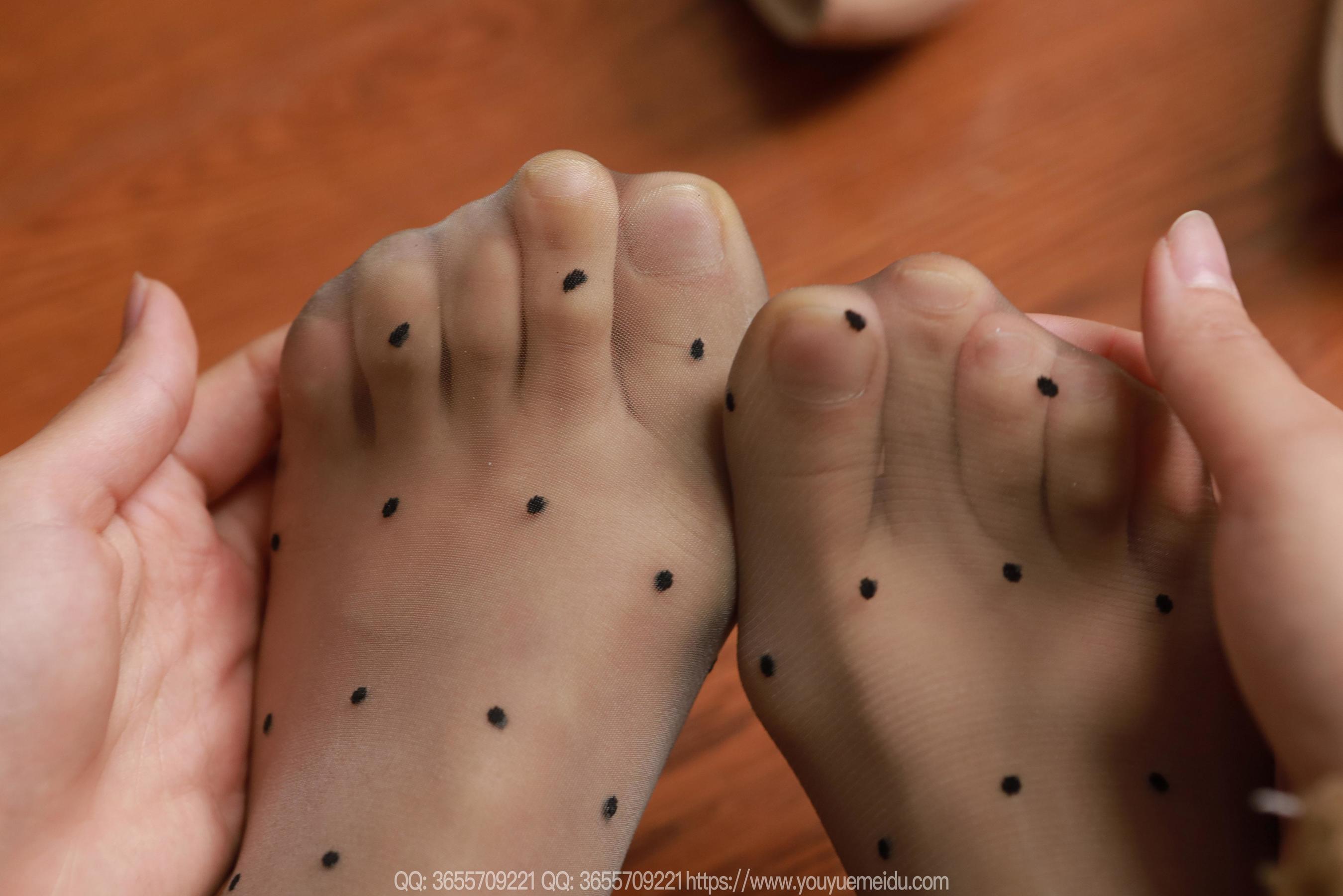 IESS异思趣向 - 模特： 兔兔 《吊带波点》/(91P)