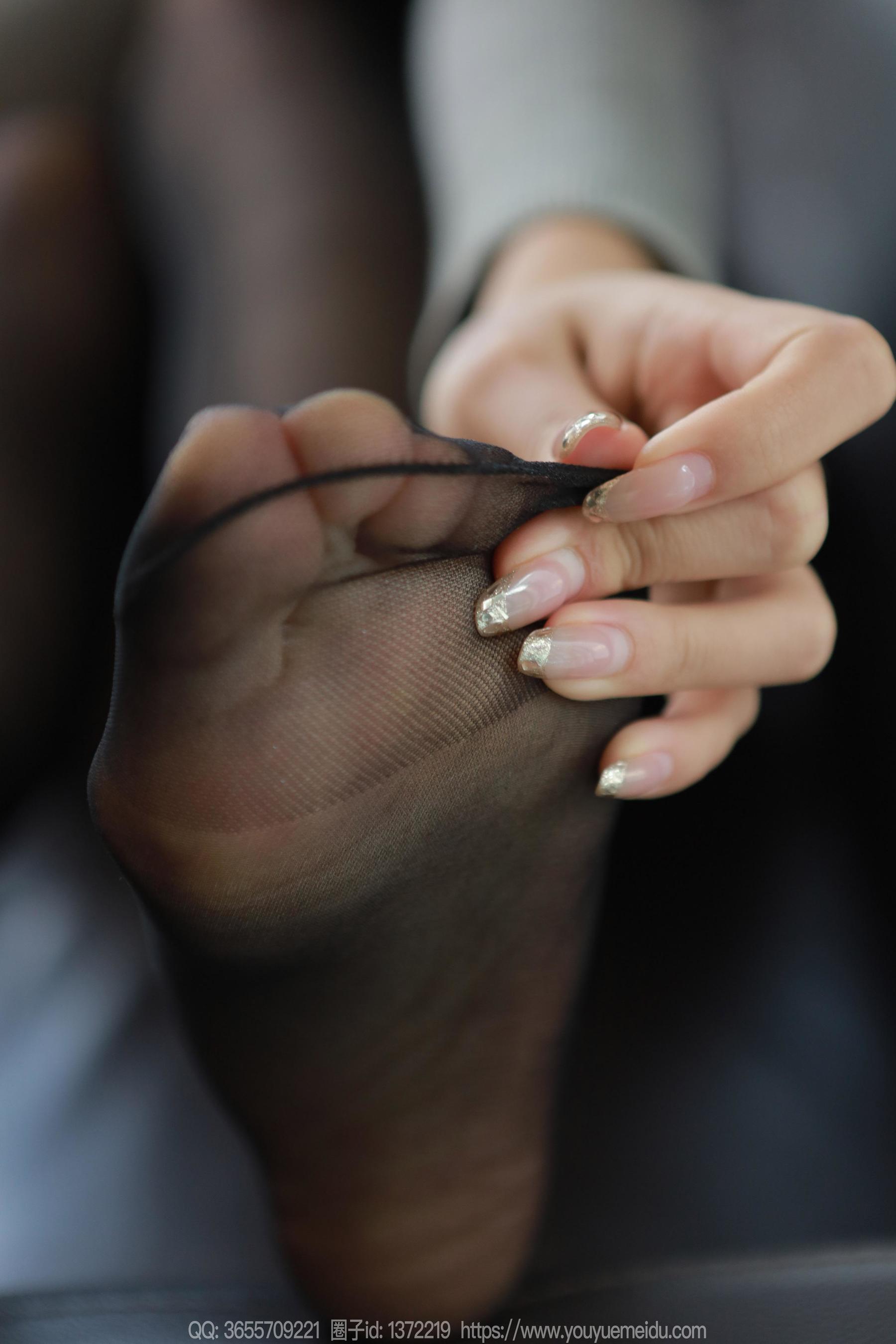 IESS异思趣向 - 模特： 兔兔 《可爱脚丫》/(80P)