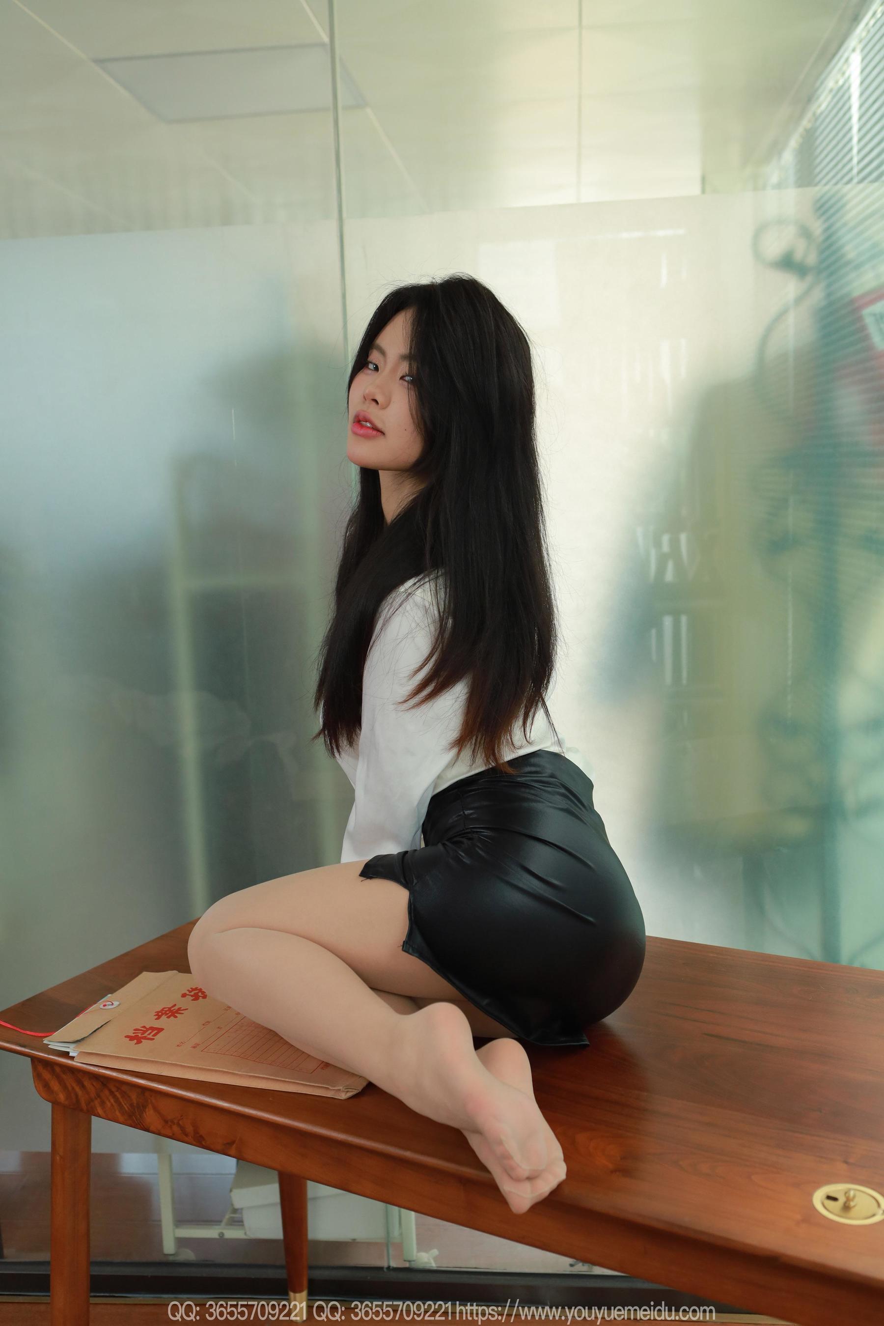 IESS异思趣向 - 模特： 兔兔 《白色OL（下）》/(79P)