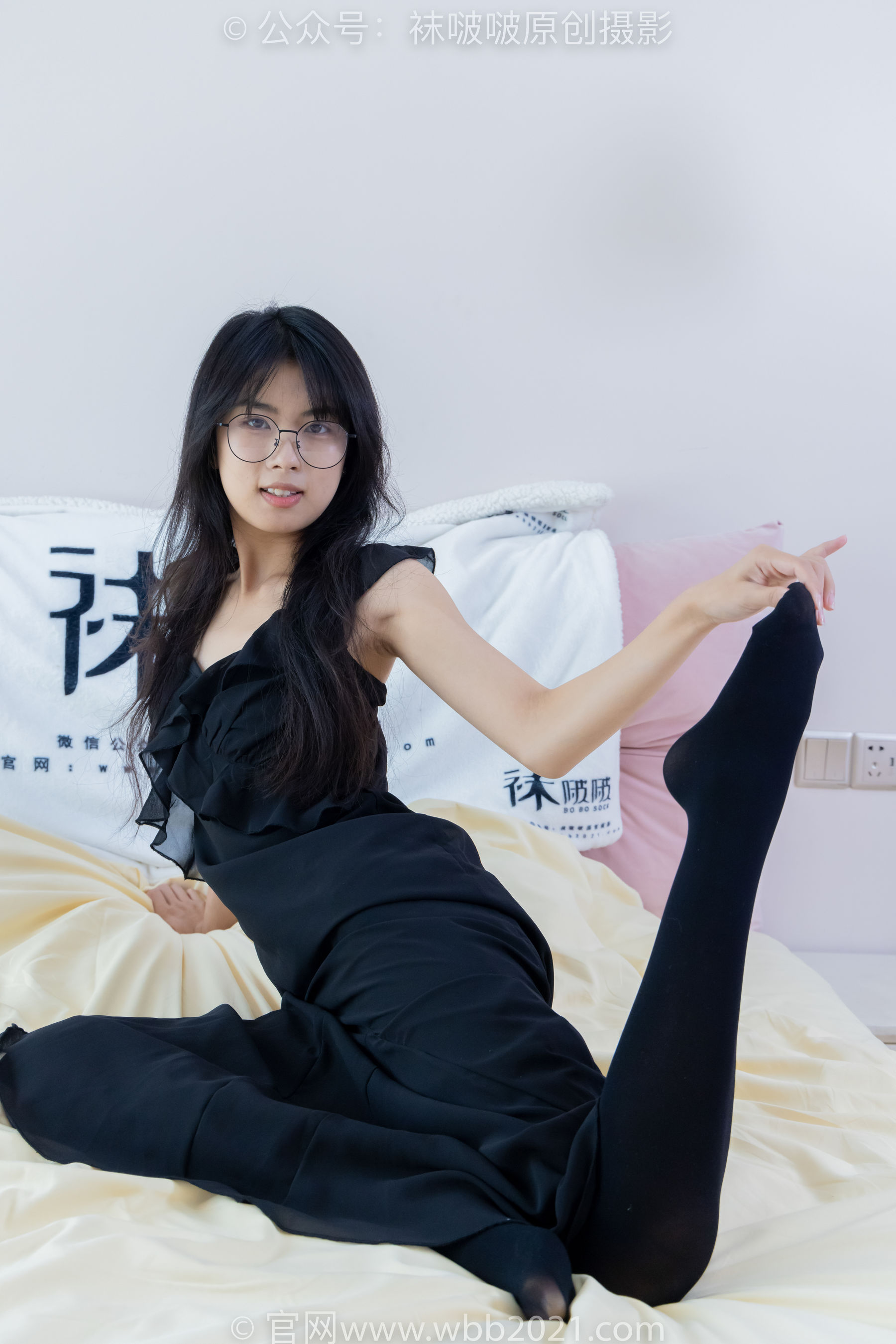 BoBoSocks袜啵啵 No.511 奶油 - 平底鞋、厚黑丝、做瑜伽动作时老头乐挠脚剧情/(140P)