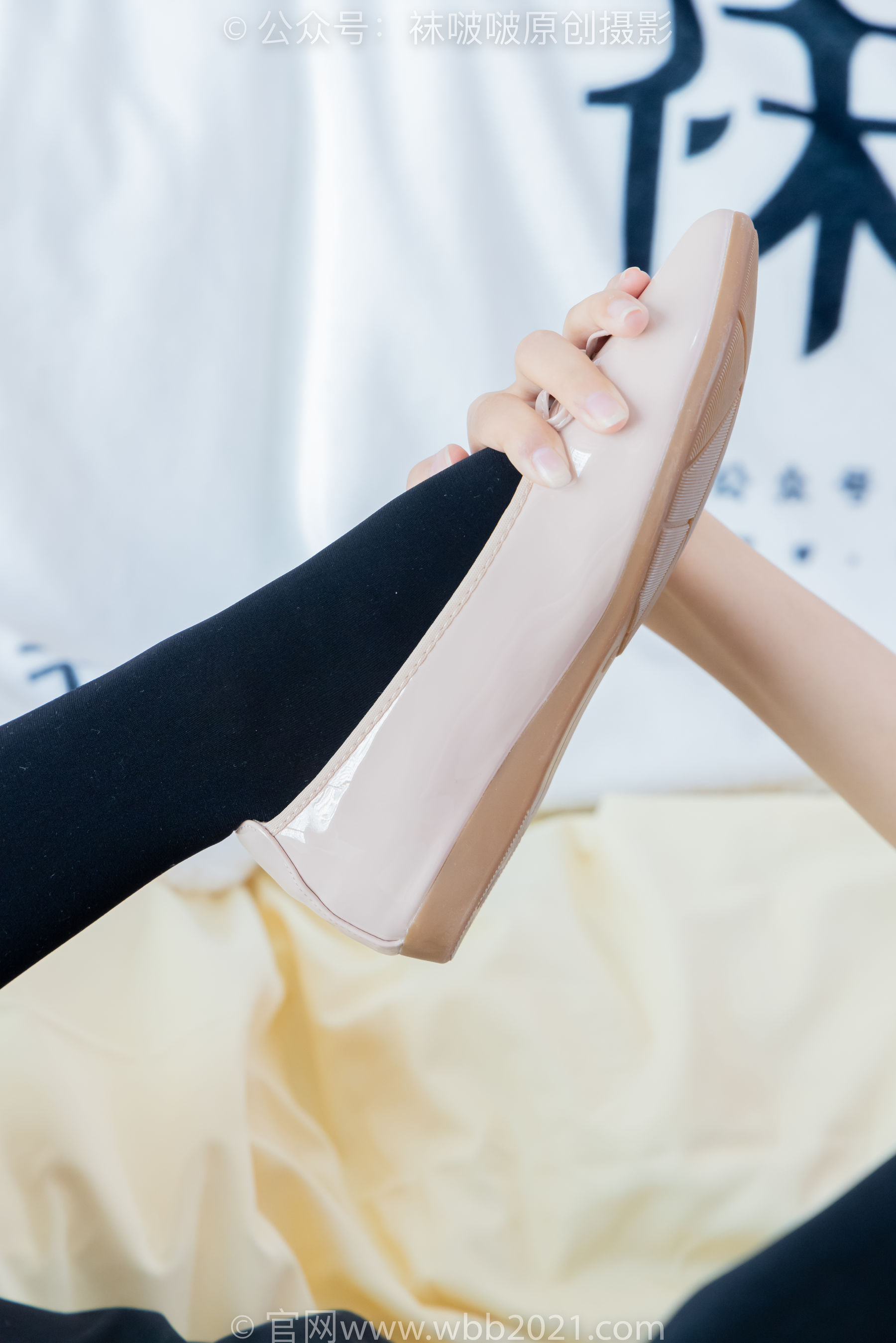 BoBoSocks袜啵啵 No.511 奶油 - 平底鞋、厚黑丝、做瑜伽动作时老头乐挠脚剧情/(140P)