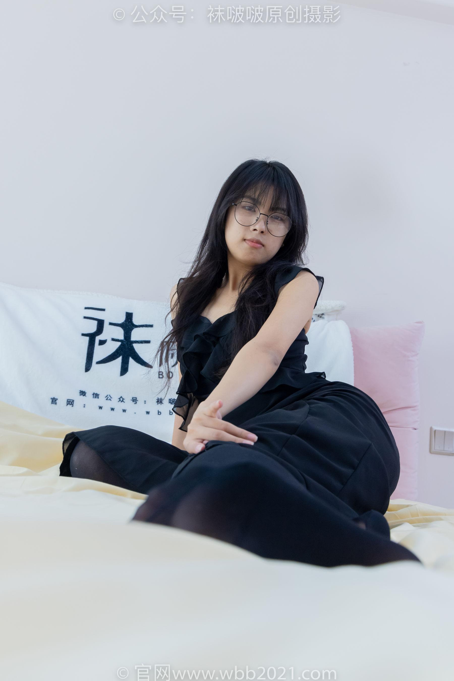 BoBoSocks袜啵啵 No.511 奶油 - 平底鞋、厚黑丝、做瑜伽动作时老头乐挠脚剧情/(140P)