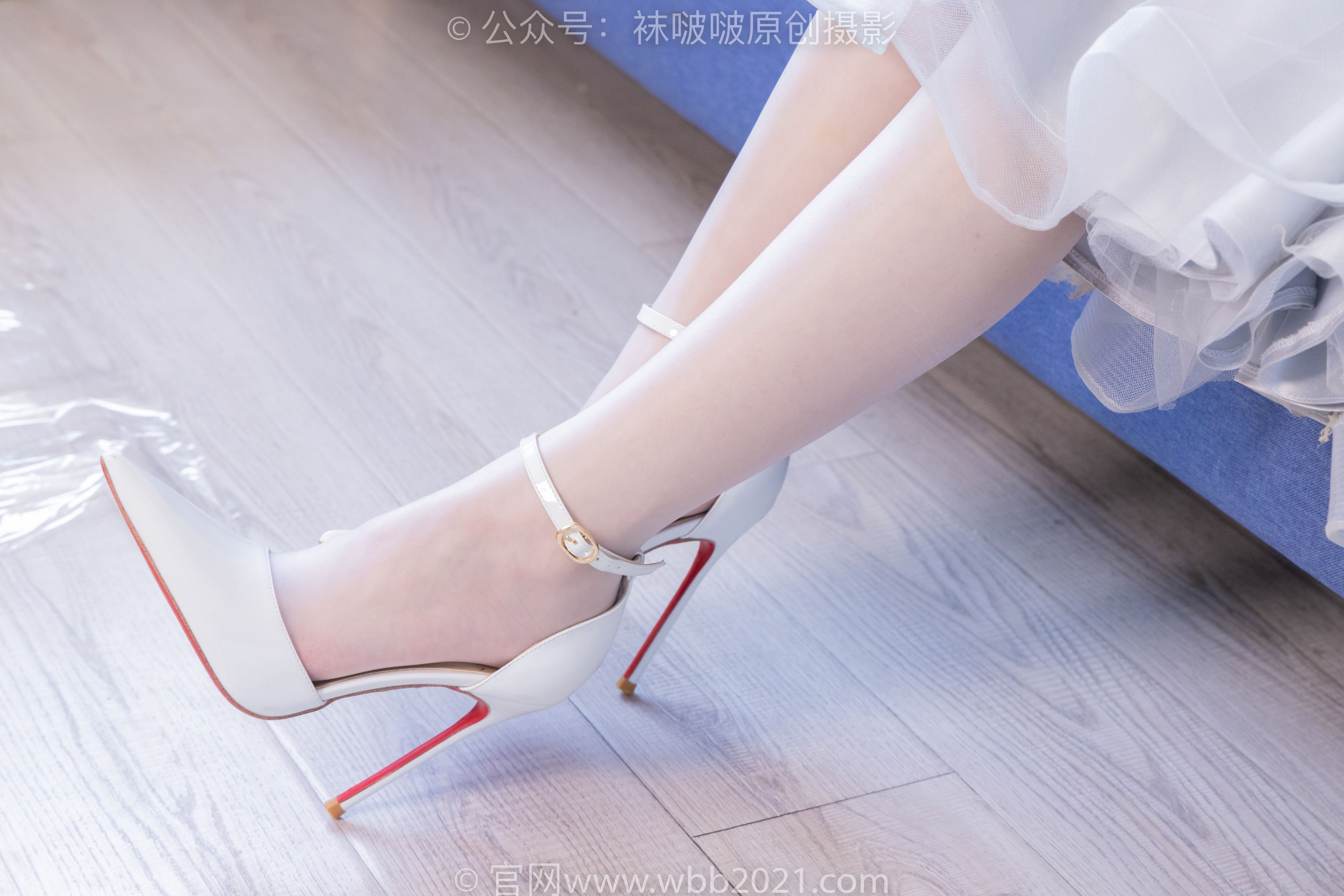 BoBoSocks袜啵啵 No.512 甜甜圈 - 高跟鞋、油亮薄白丝、袜踩奶油蛋糕剧情/(143P)