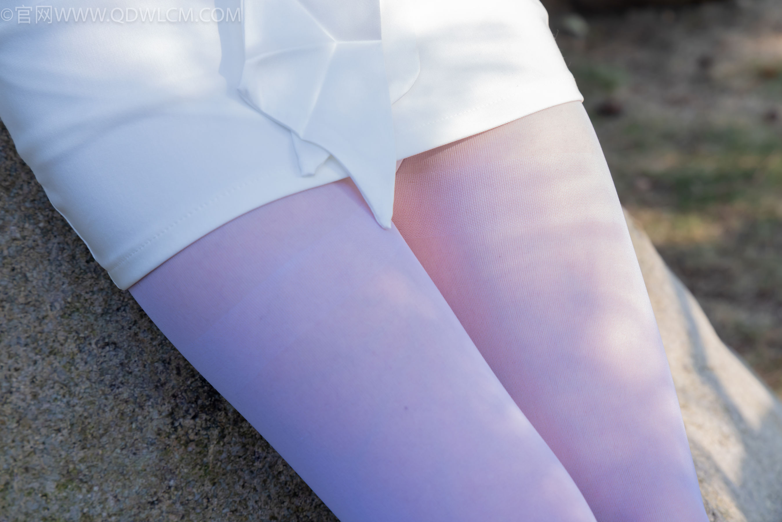 物恋传媒 No.2271 泡泡 -高跟鞋、厚白丝、户外/(261P)