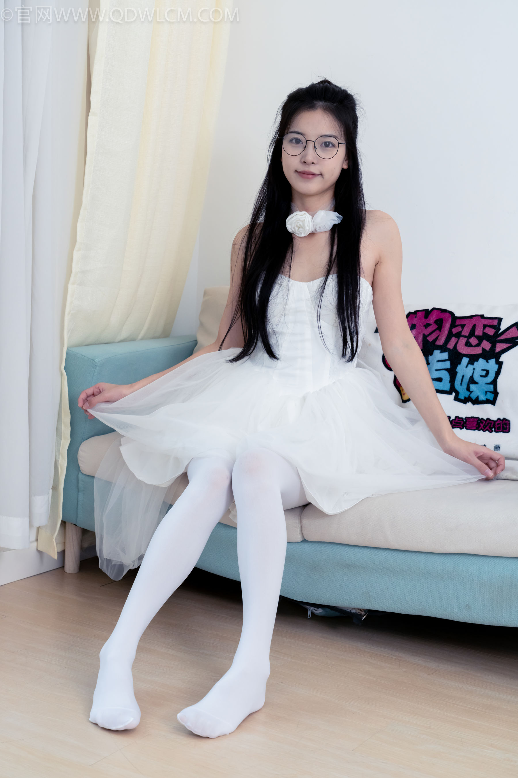 物恋传媒 No.2268 茯苓 -平底鞋、厚白丝、皮筋绑脚老头乐挠脚剧情/(169P)