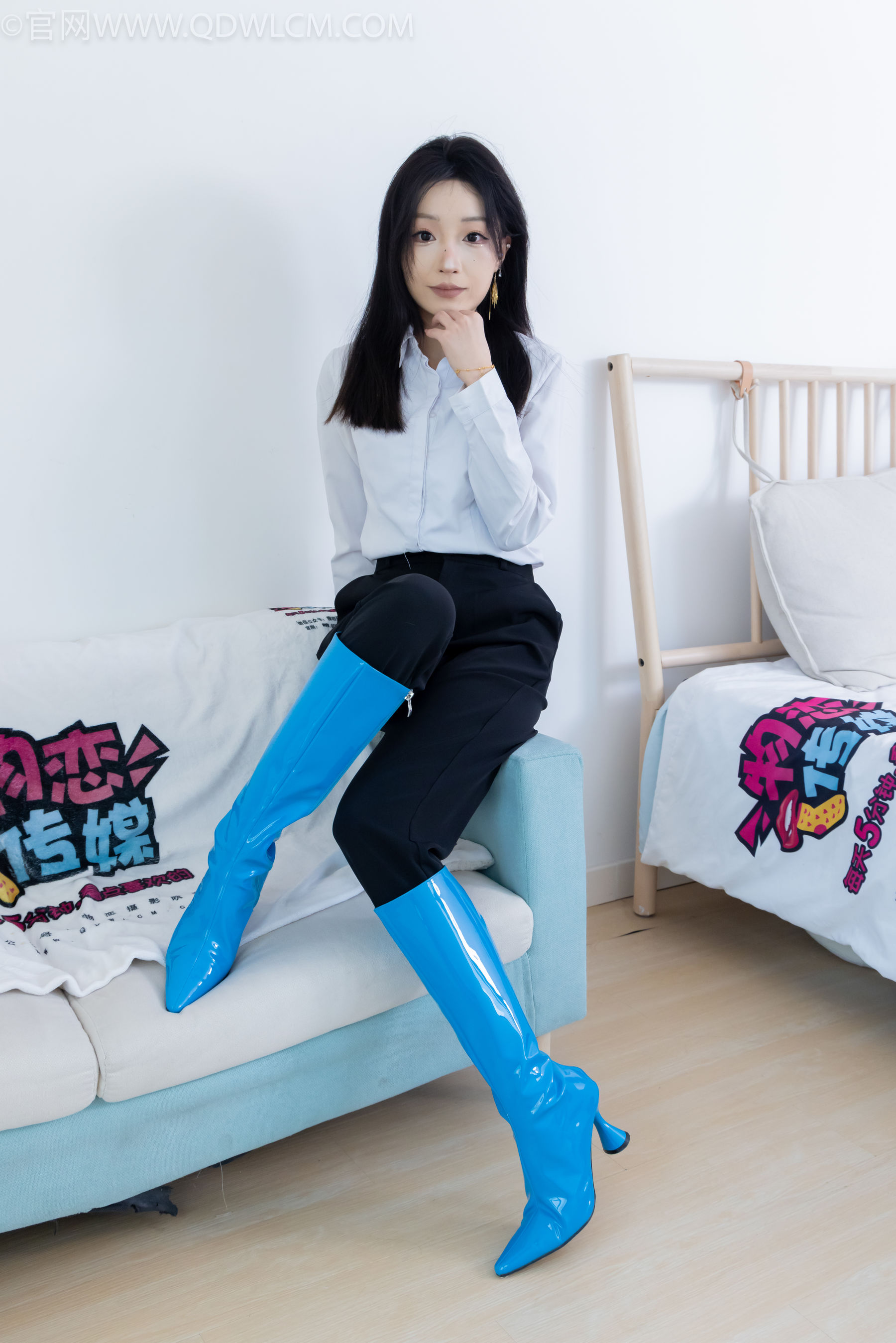 物恋传媒 No.2267 嘟嘟 -高跟长靴、薄黑丝/(238P)