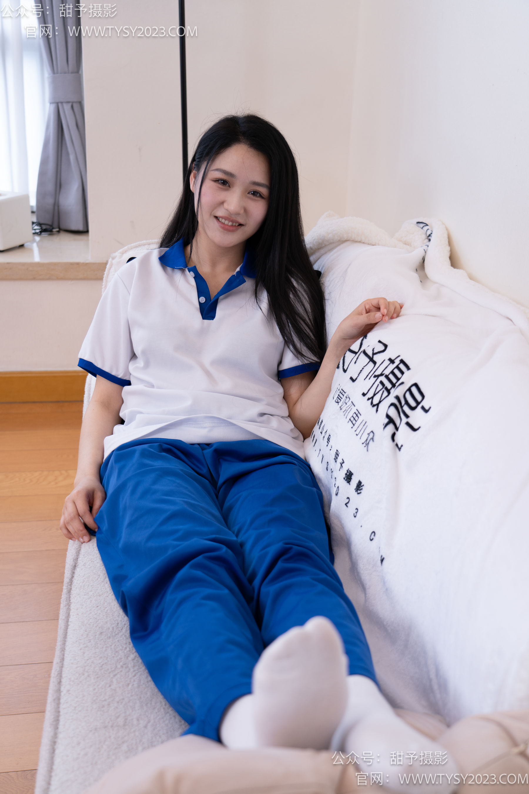 甜予摄影 No.102 澜澜 - 板鞋、白棉袜、肉丝（脚尖微加固款）/(126P)