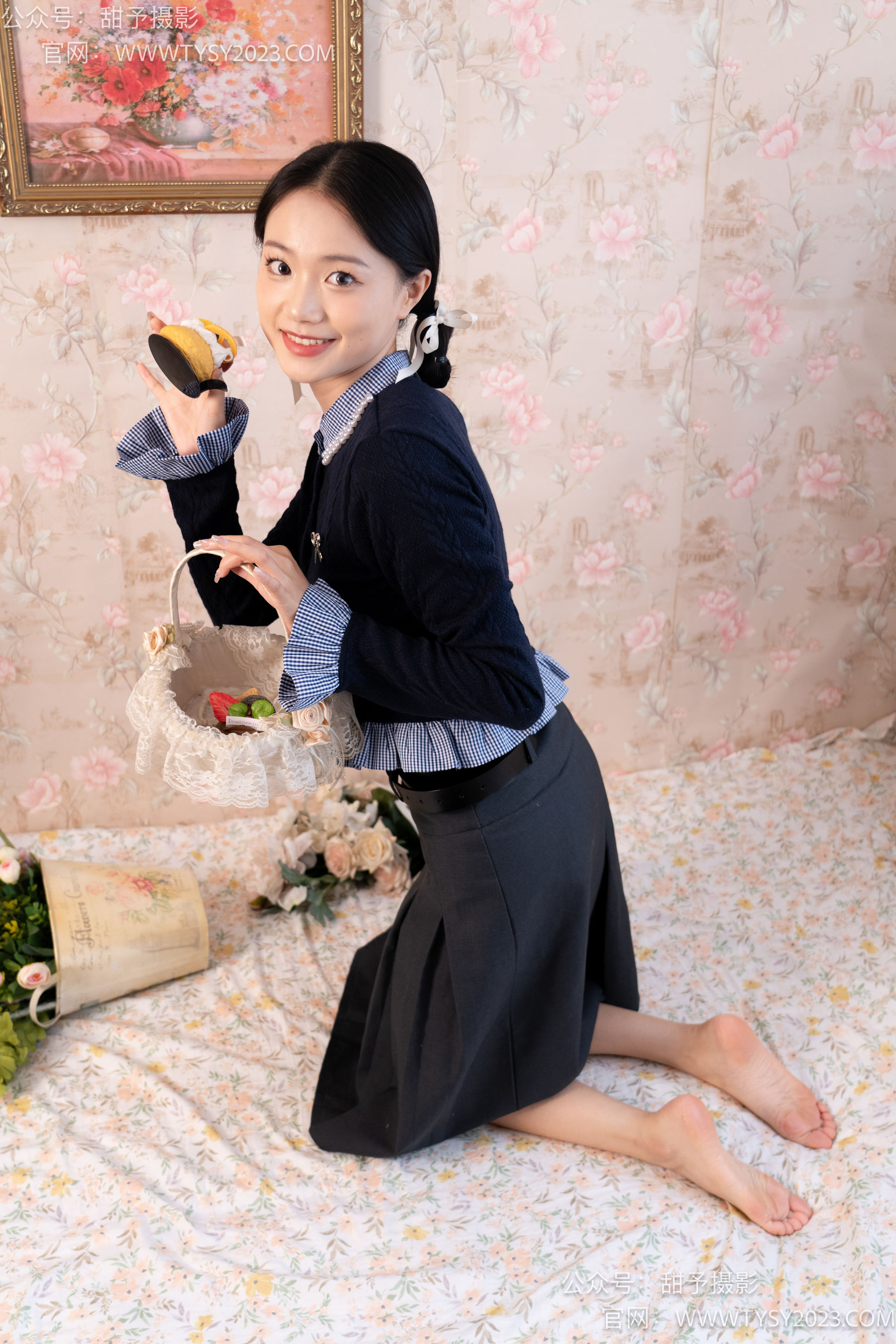 甜予摄影 No.105 齐齐 - 高跟鞋、白棉袜、裸足/(128P)