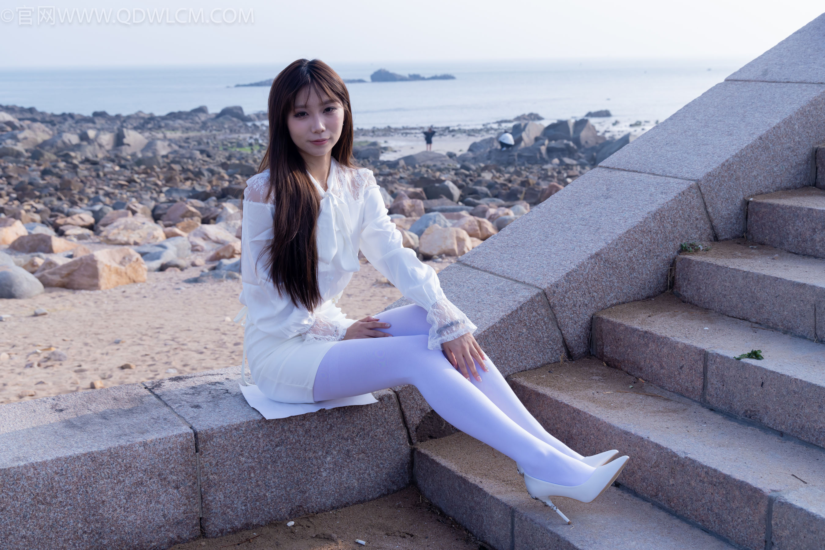 物恋传媒 No.2271 泡泡 -高跟鞋、厚白丝、户外/(261P)