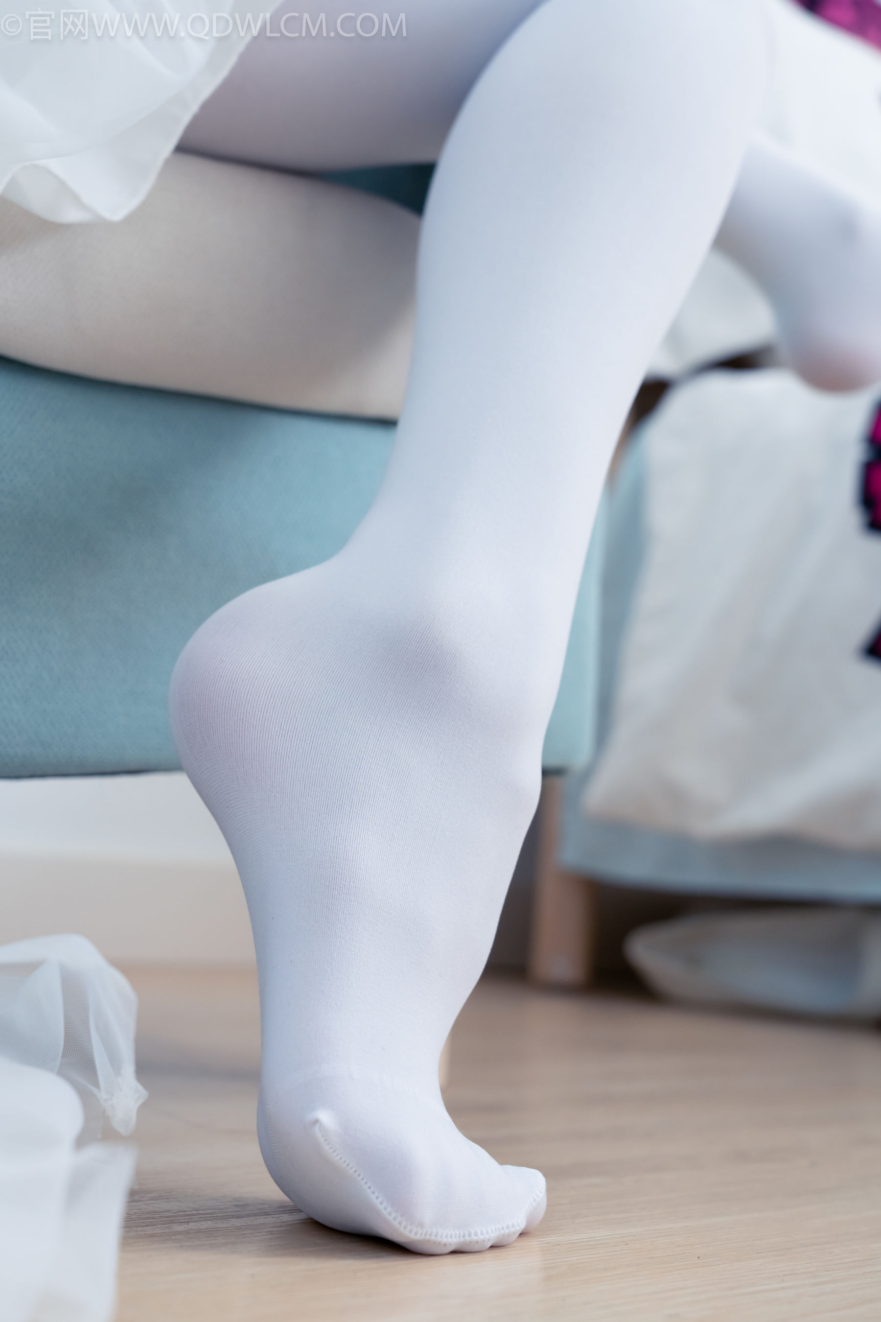 物恋传媒 No.2268 茯苓 -平底鞋、厚白丝、皮筋绑脚老头乐挠脚剧情/(169P)