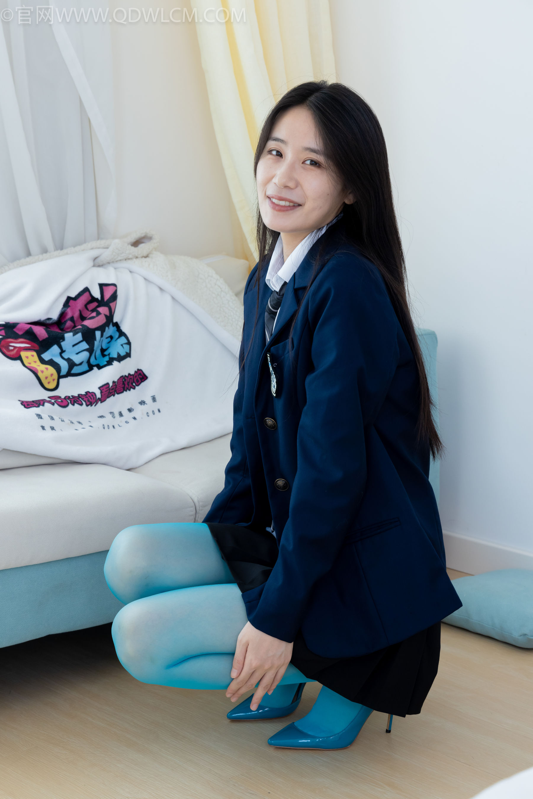 物恋传媒 No.2269 菜菜 -高跟鞋、薄蓝绿色丝、胶带绑脚踝老头乐挠脚剧情/(151P)