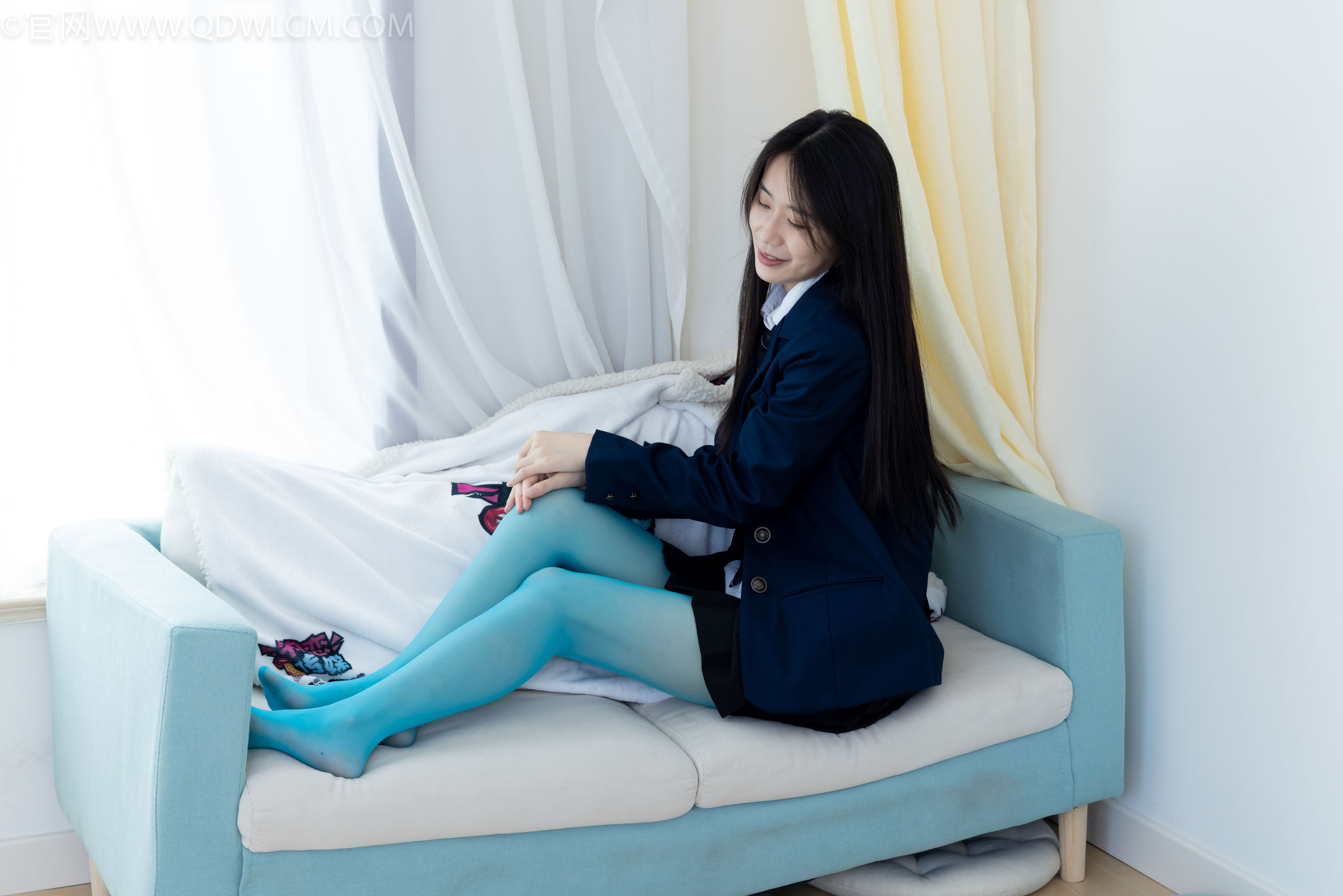 物恋传媒 No.2269 菜菜 -高跟鞋、薄蓝绿色丝、胶带绑脚踝老头乐挠脚剧情/(151P)