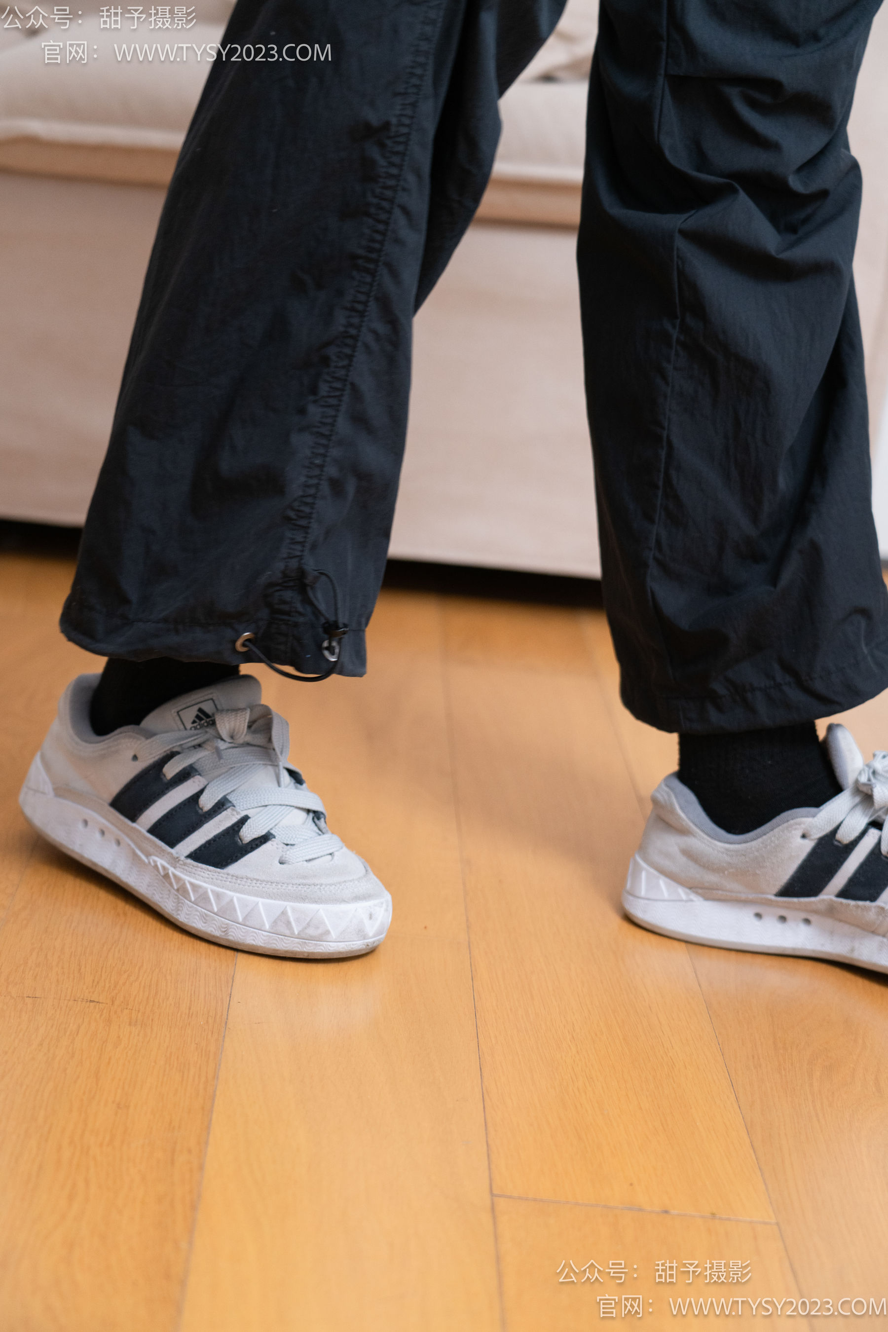 甜予摄影 No.103 小云 - 板鞋、黑棉袜、裸足、剪指甲泡脚剧情/(143P)