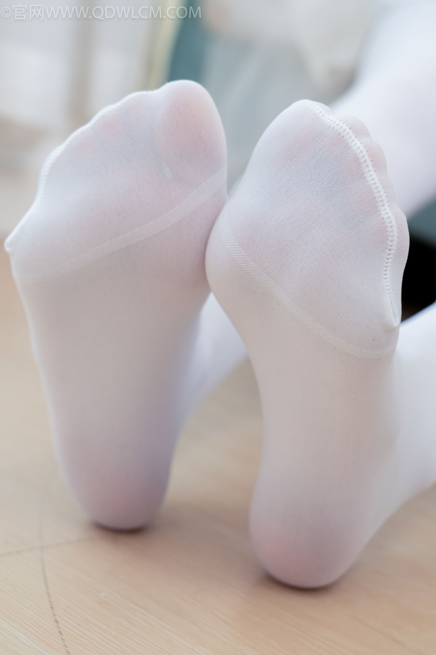 物恋传媒 No.2268 茯苓 -平底鞋、厚白丝、皮筋绑脚老头乐挠脚剧情/(169P)